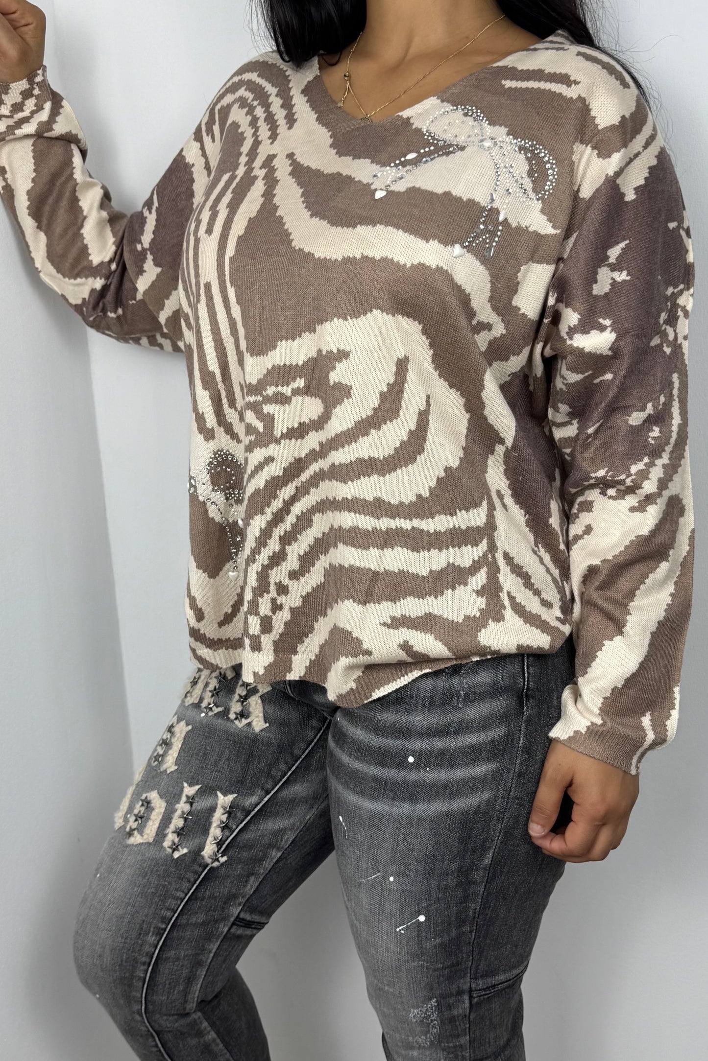 Feinstrick-Shirt mit Animalmuster und Strass-Schleifen