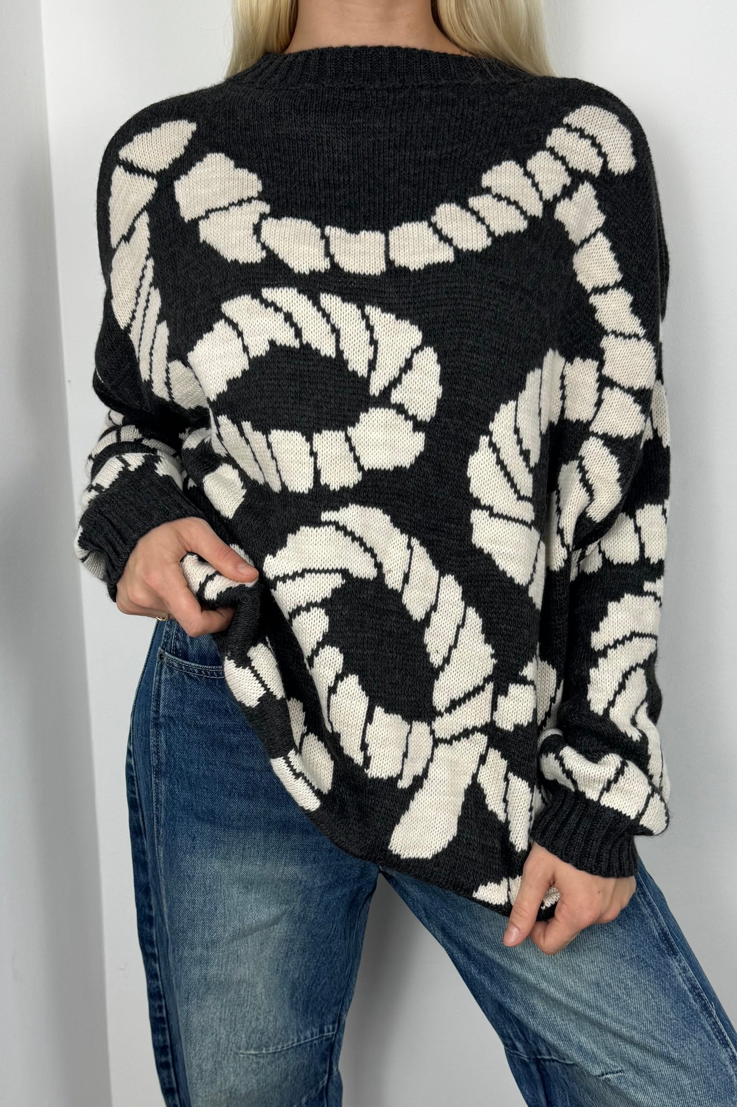 Pullover mit modernem Muster-Schwarz