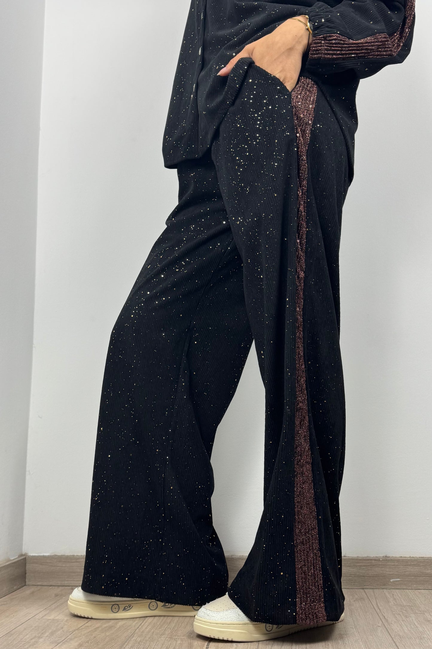 Cordhose mit Glitzerdetails –Schwarz