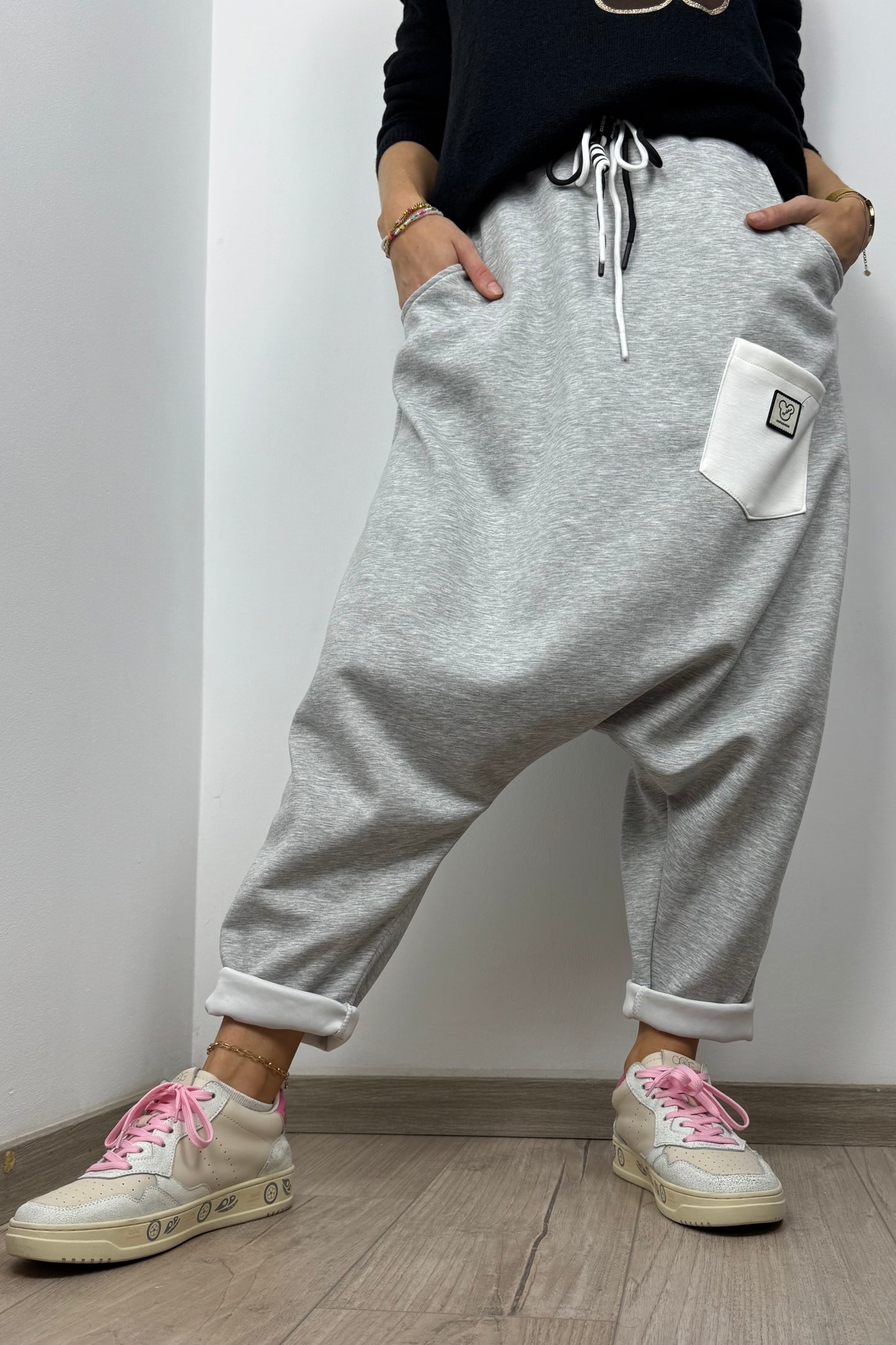 Casual Harem-Hose mit Kontrasttasche – Light grey