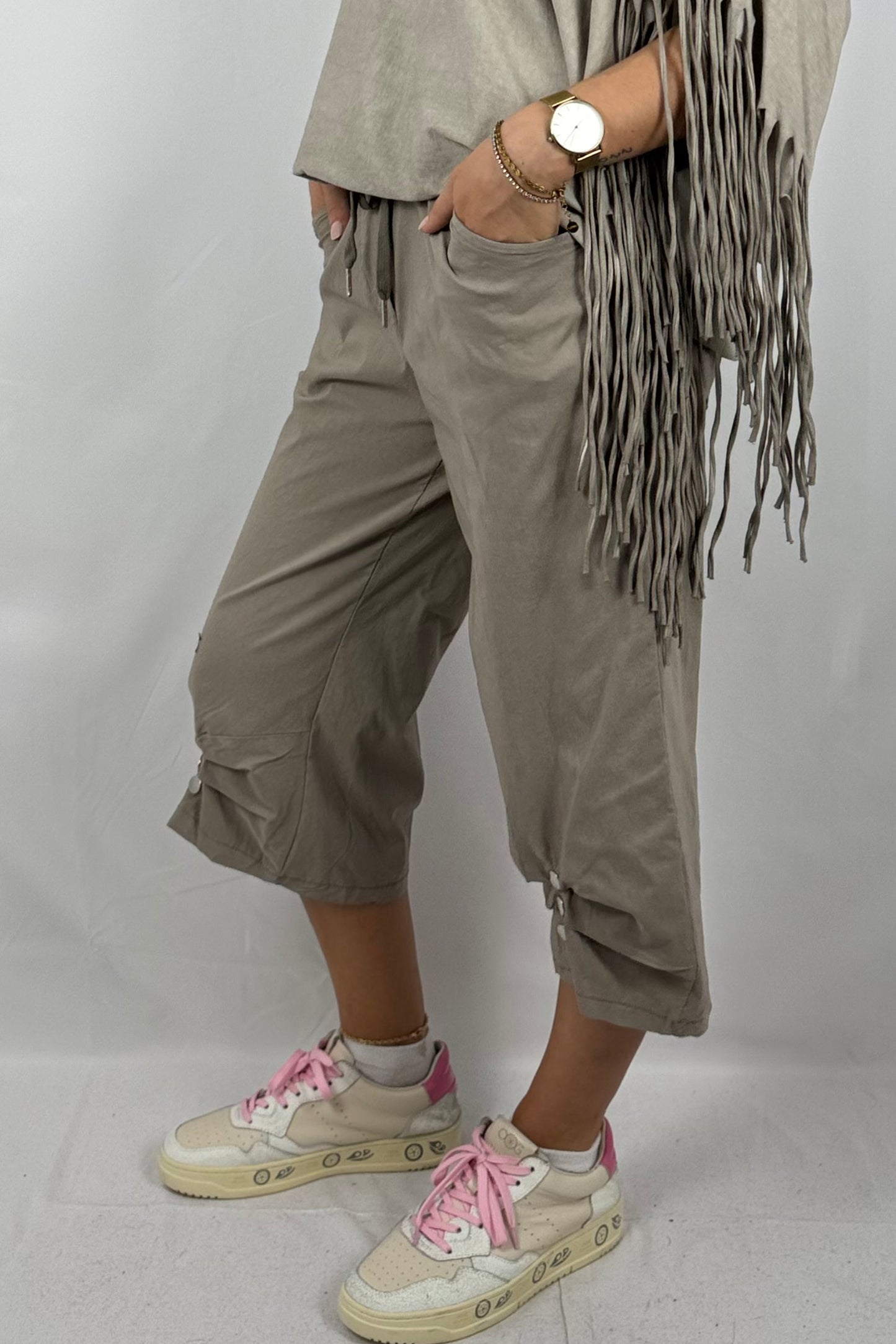 7/8-Hose mit Knopfdetail & Paperbag-Bund-Mud