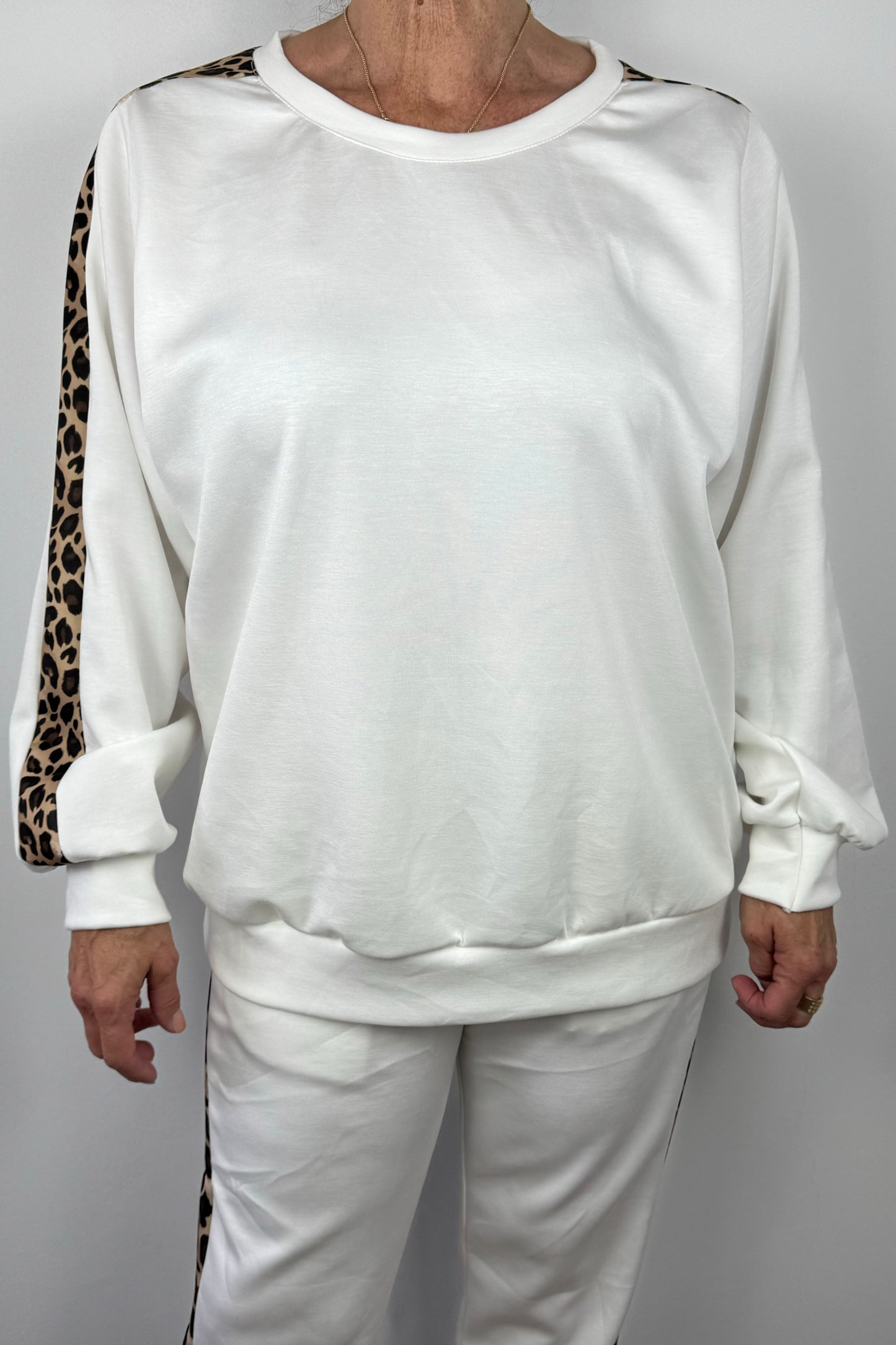 Sweatshirt mit Animal-Streifen an den Ärmeln