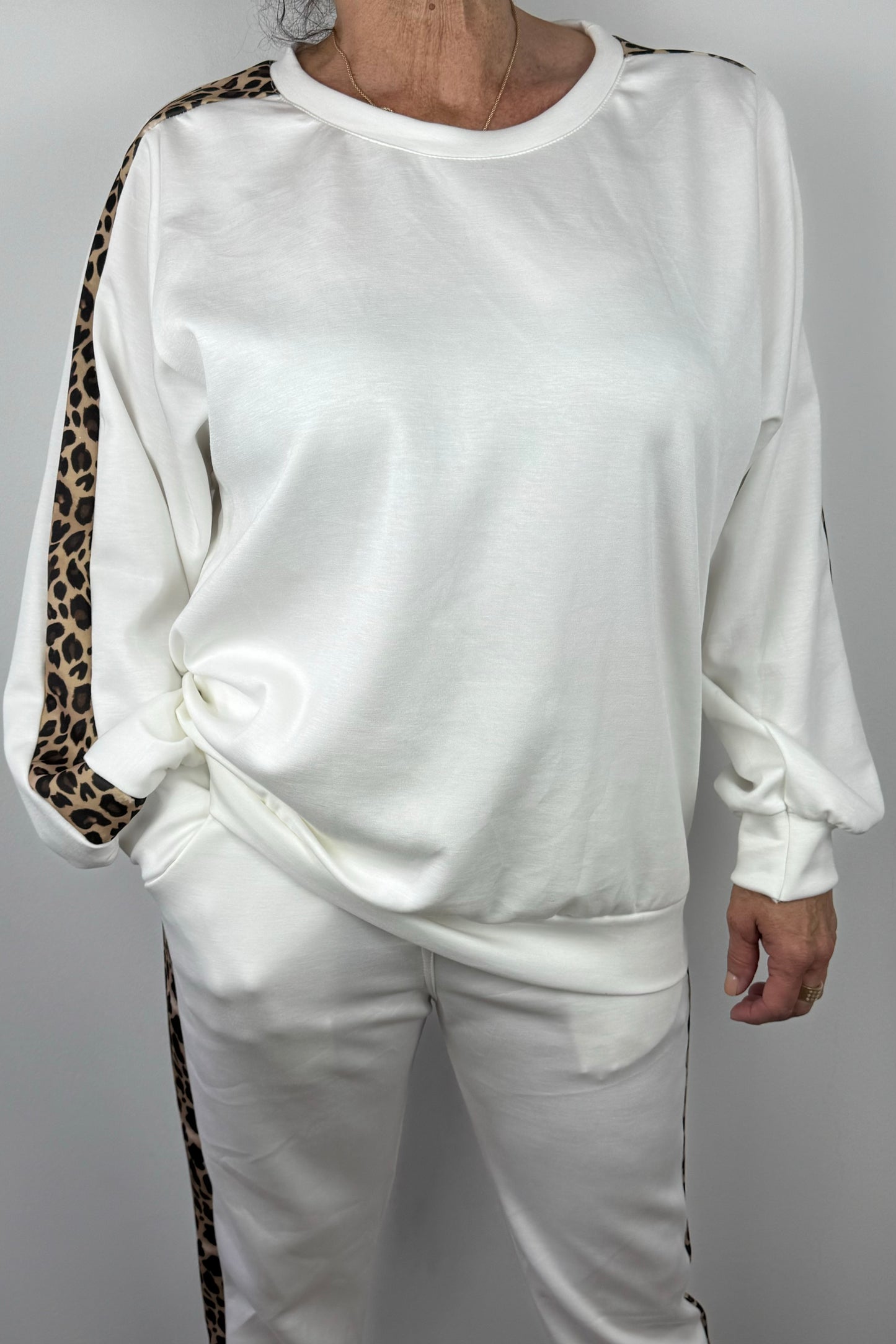 Sweatshirt mit Animal-Streifen an den Ärmeln