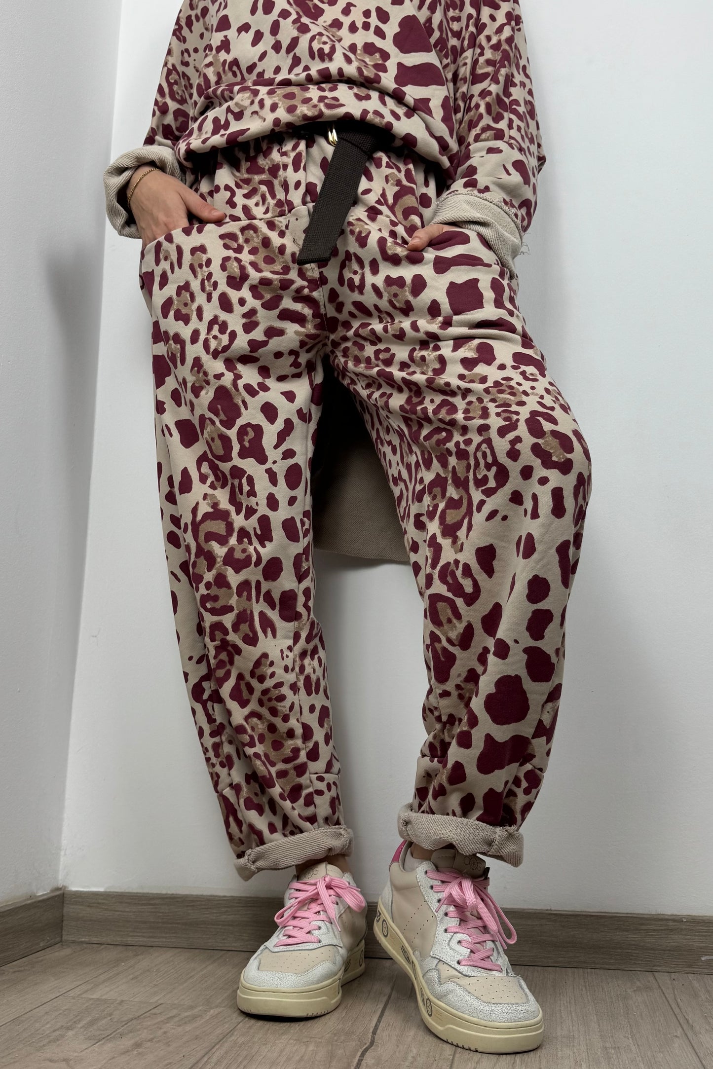 Jogpant mit Animal-Print und Gürtel-Bordeux