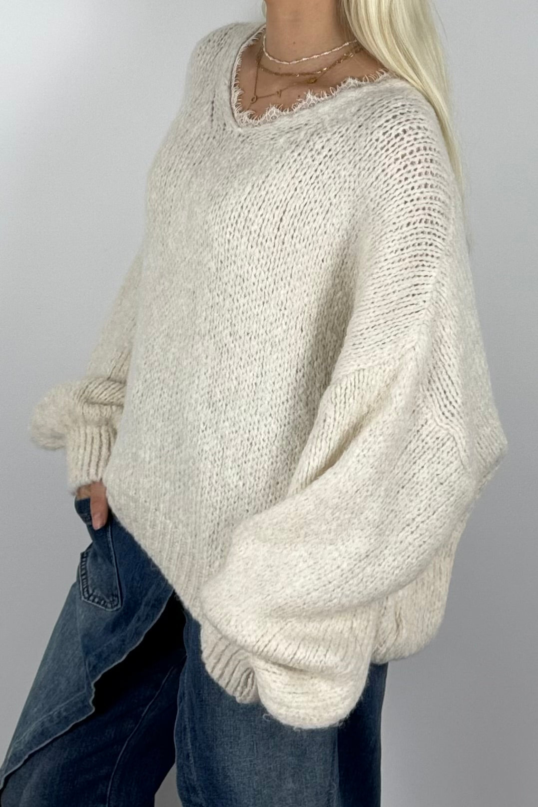 Damen Oversize Strickpullover mit V-Ausschnitt –Butter