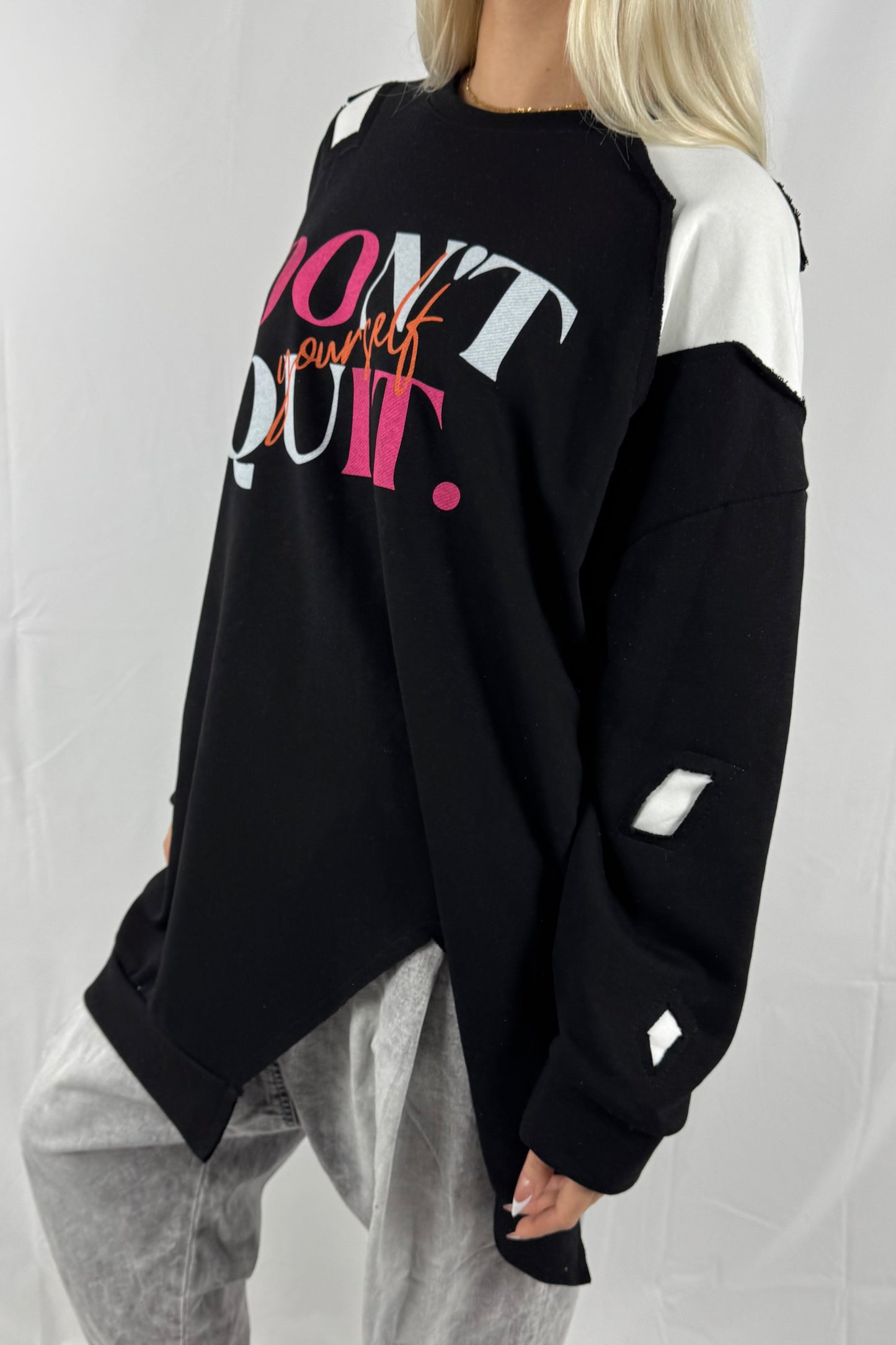 Oversize Sweatshirt mit Statement-Print –Schwarz