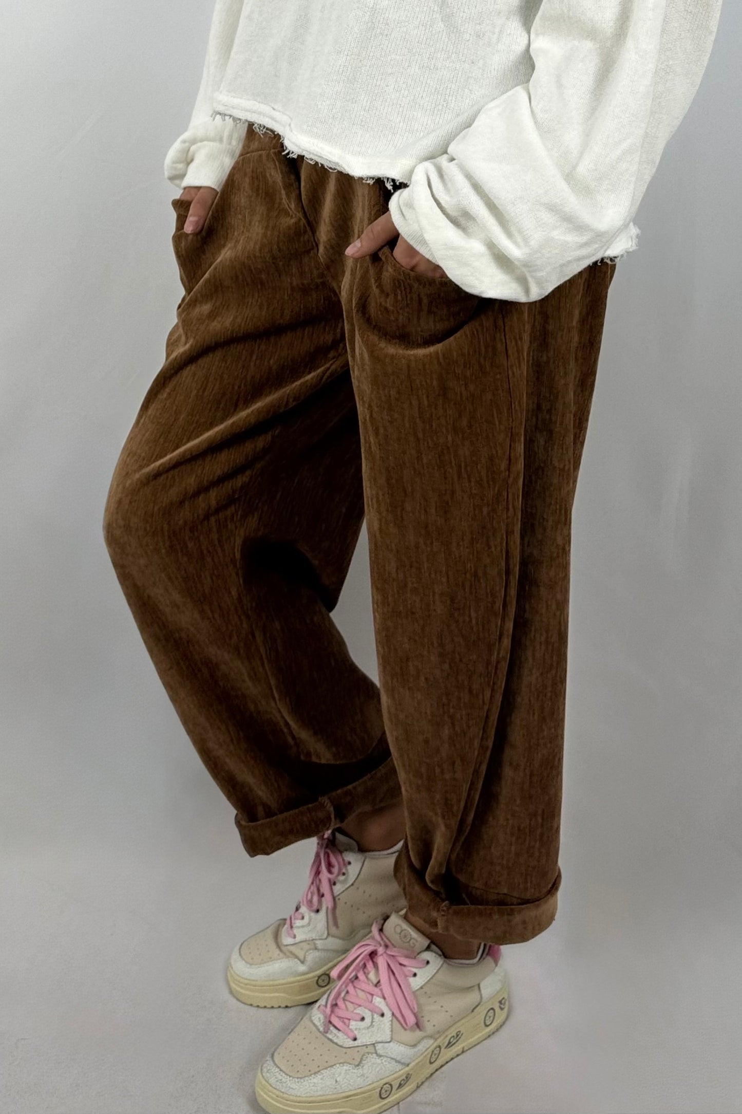 Damen Hose – Samtoptik mit Leo-Kordel-Kamel