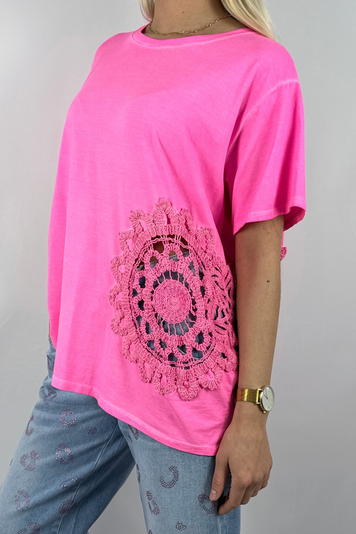 Shirt mit großem Häkel Muster-Neon Pink