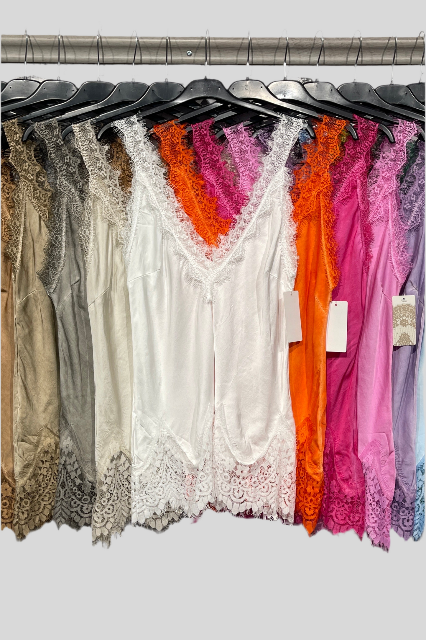 Elegantes Spitzen-Top aus Satin – Femininer Lingerie-Look für besondere Anlässe