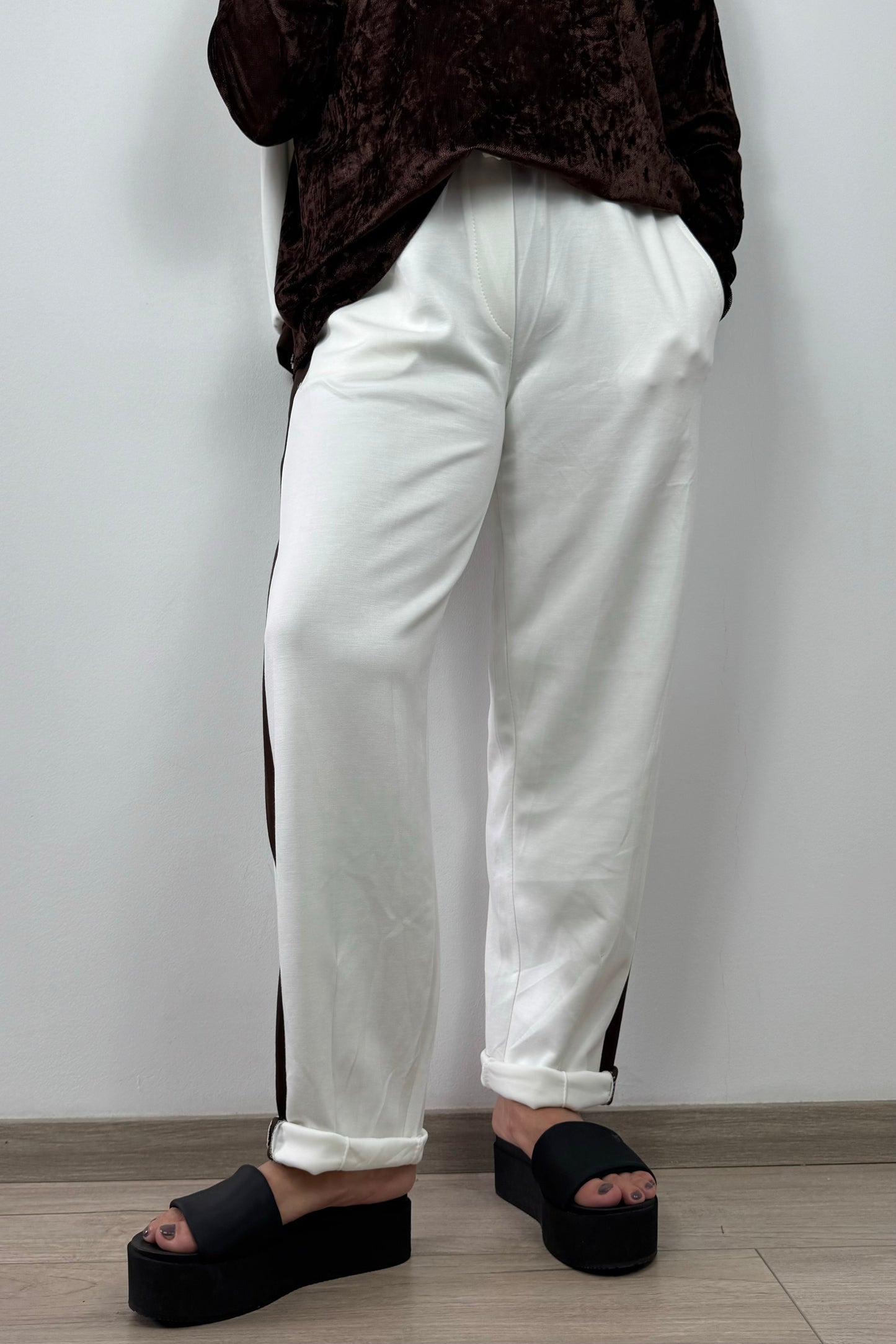 Damenhose mit Kontraststreifen – Tunnelzug & modischer Look