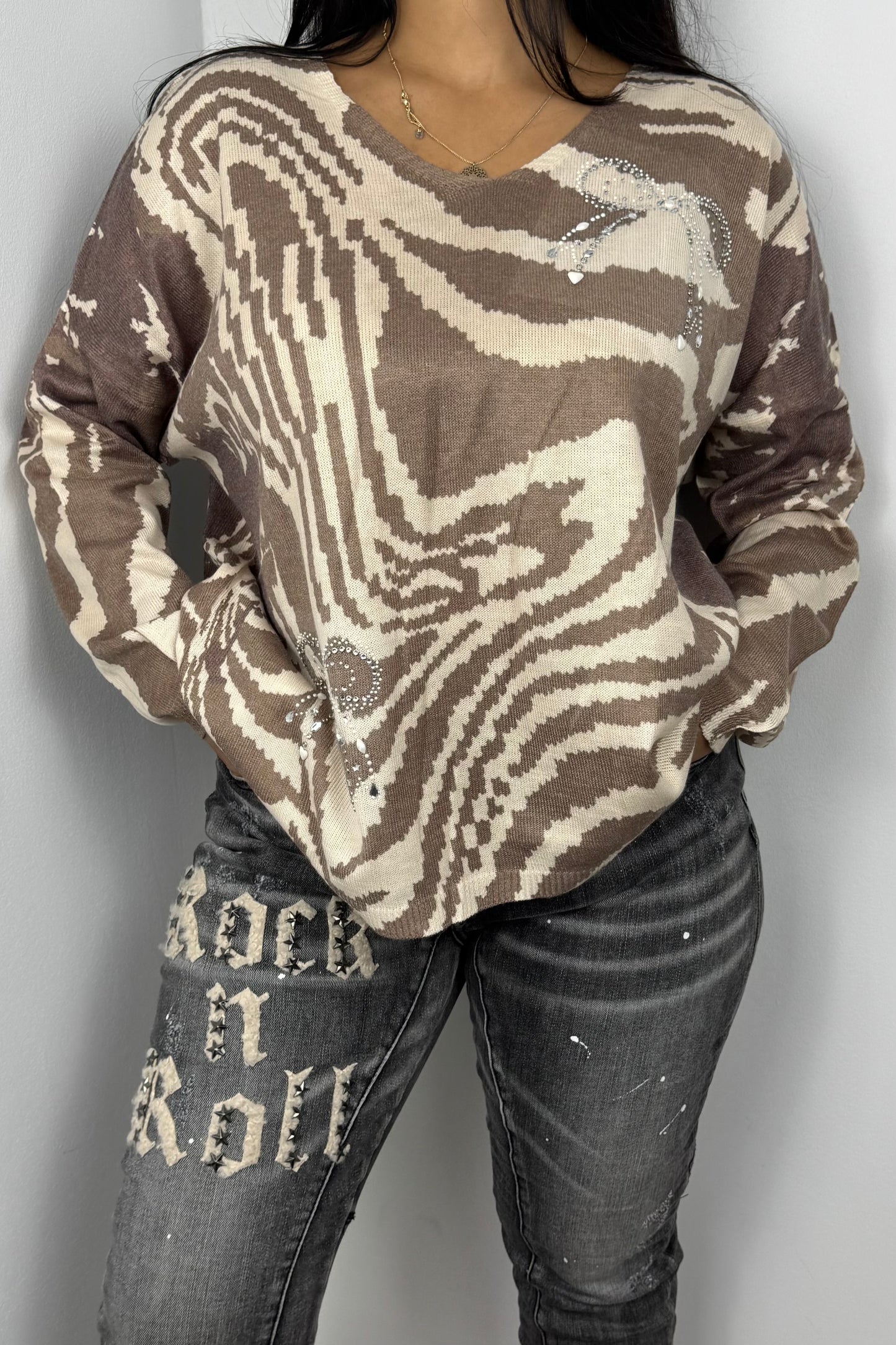Feinstrick-Shirt mit Animalmuster und Strass-Schleifen