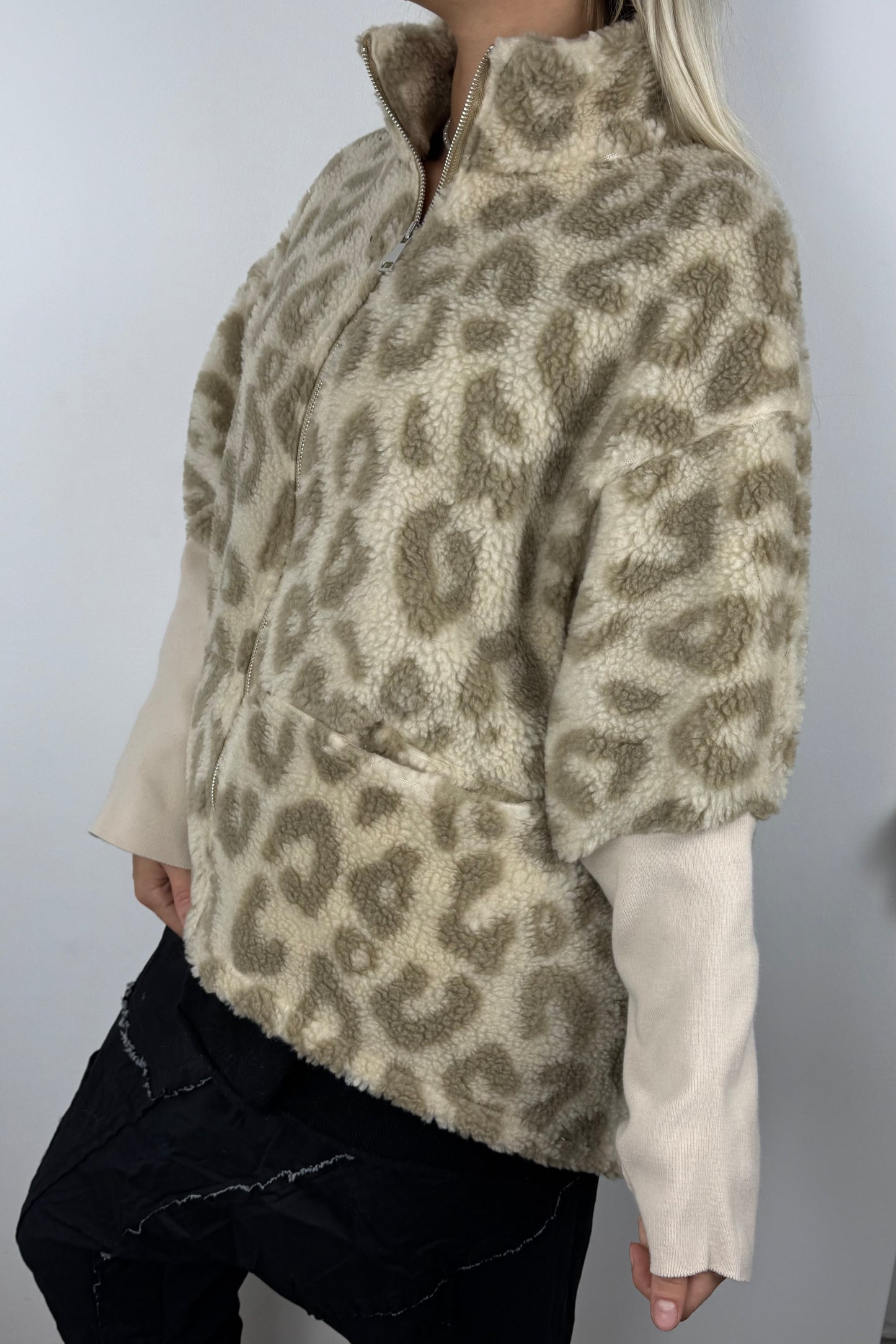 Oversize Teddy-Jacke mit Muster – Beige