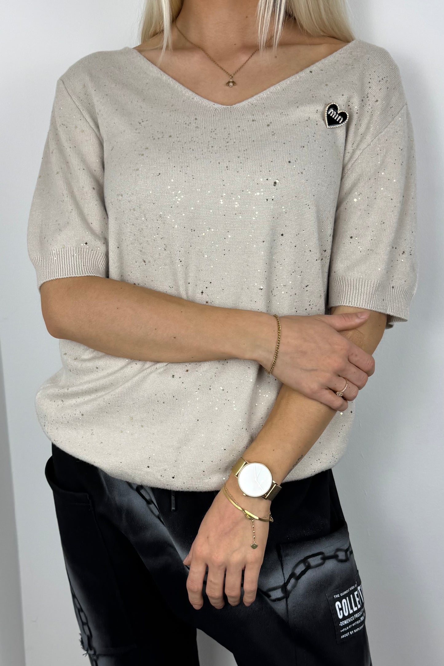 Damen Shirt mit Herz-Detail und Glitzer-Akzenten -Beige