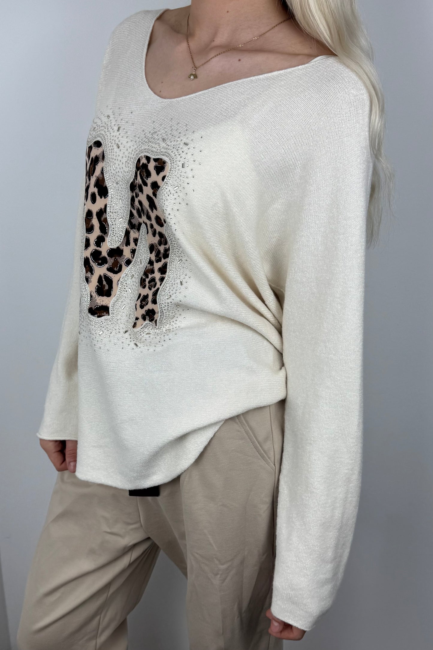 Langarmshirt mit Strass-Detail und M-Applikation-Butter