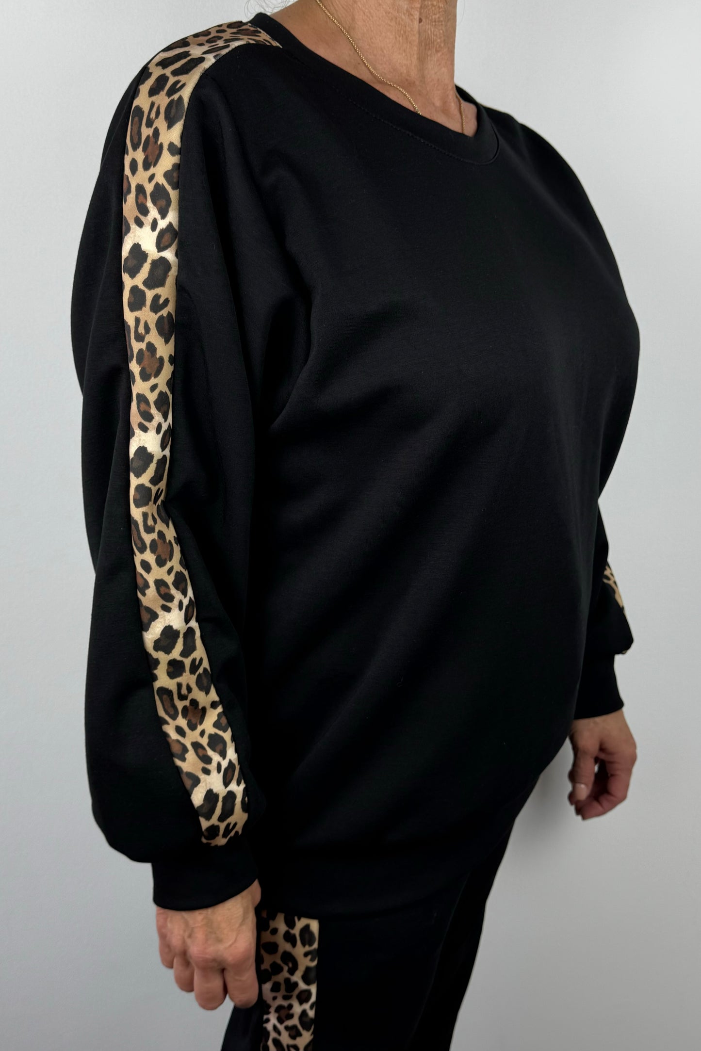 Sweatshirt mit Animal-Streifen an den Ärmeln