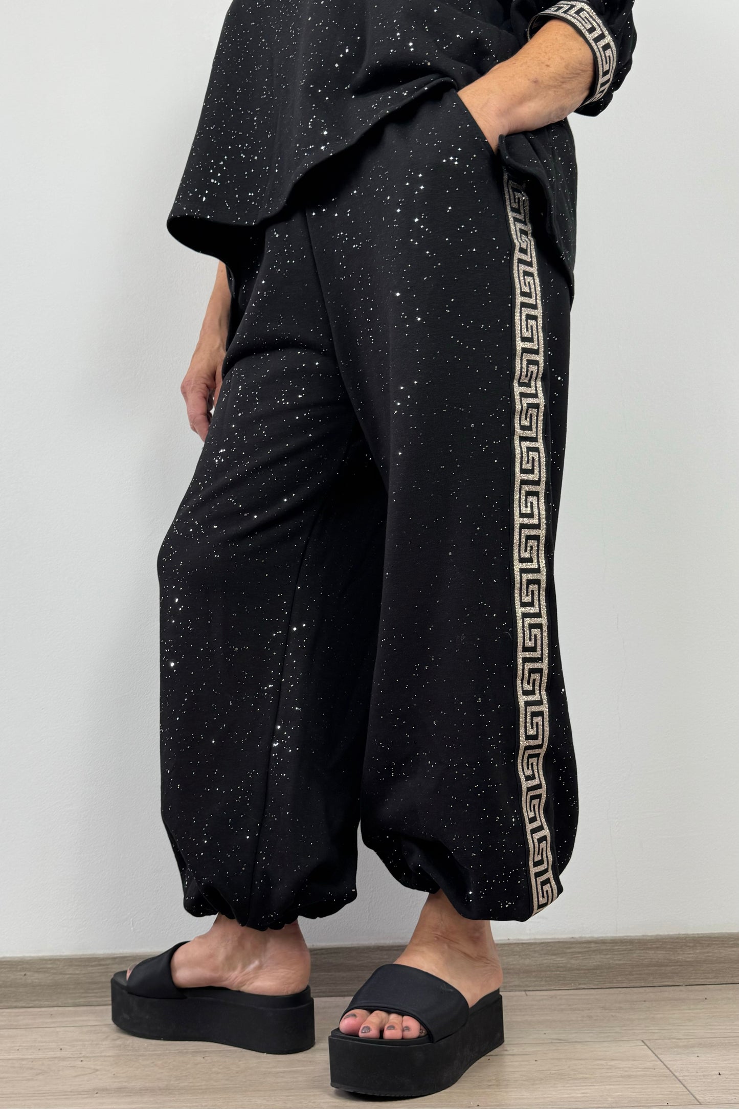 Damen Jogpants mit Glitzer – Zierstreifen & komfortabler Sitz