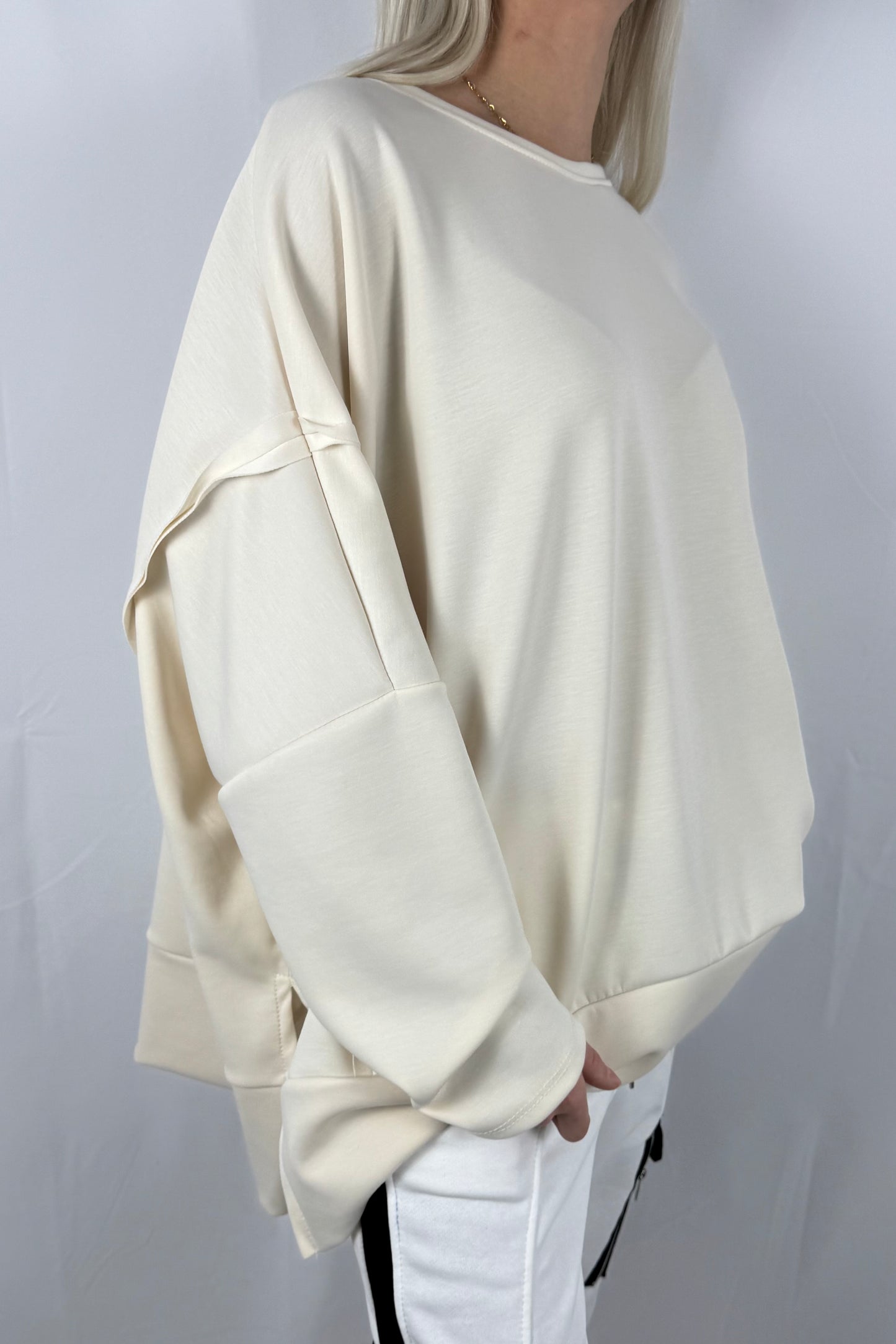 Oversize Sweatshirt mit Patch-Detail-Beige