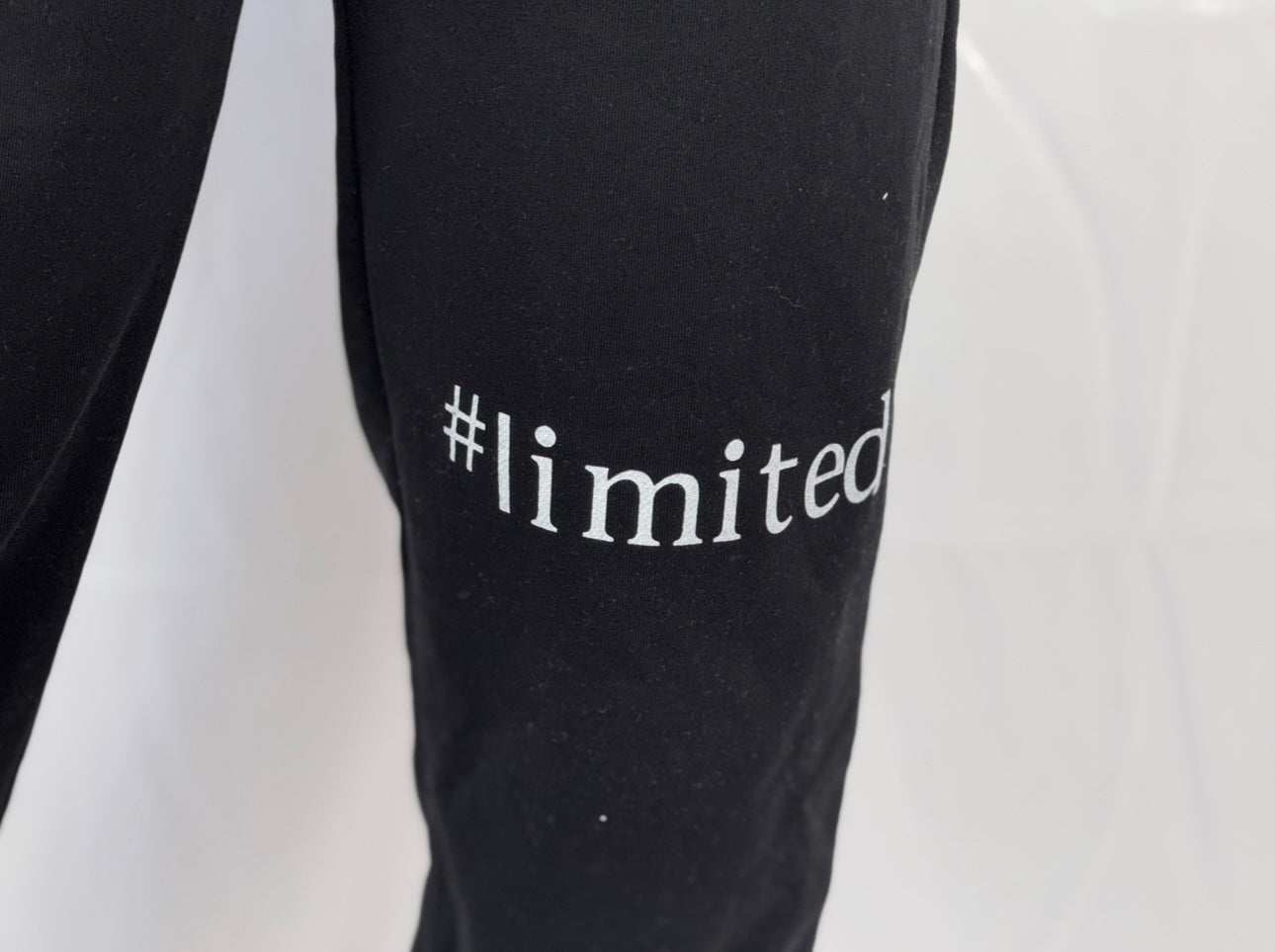 Schwarze Limited Edition Hose – modern & vielseitig