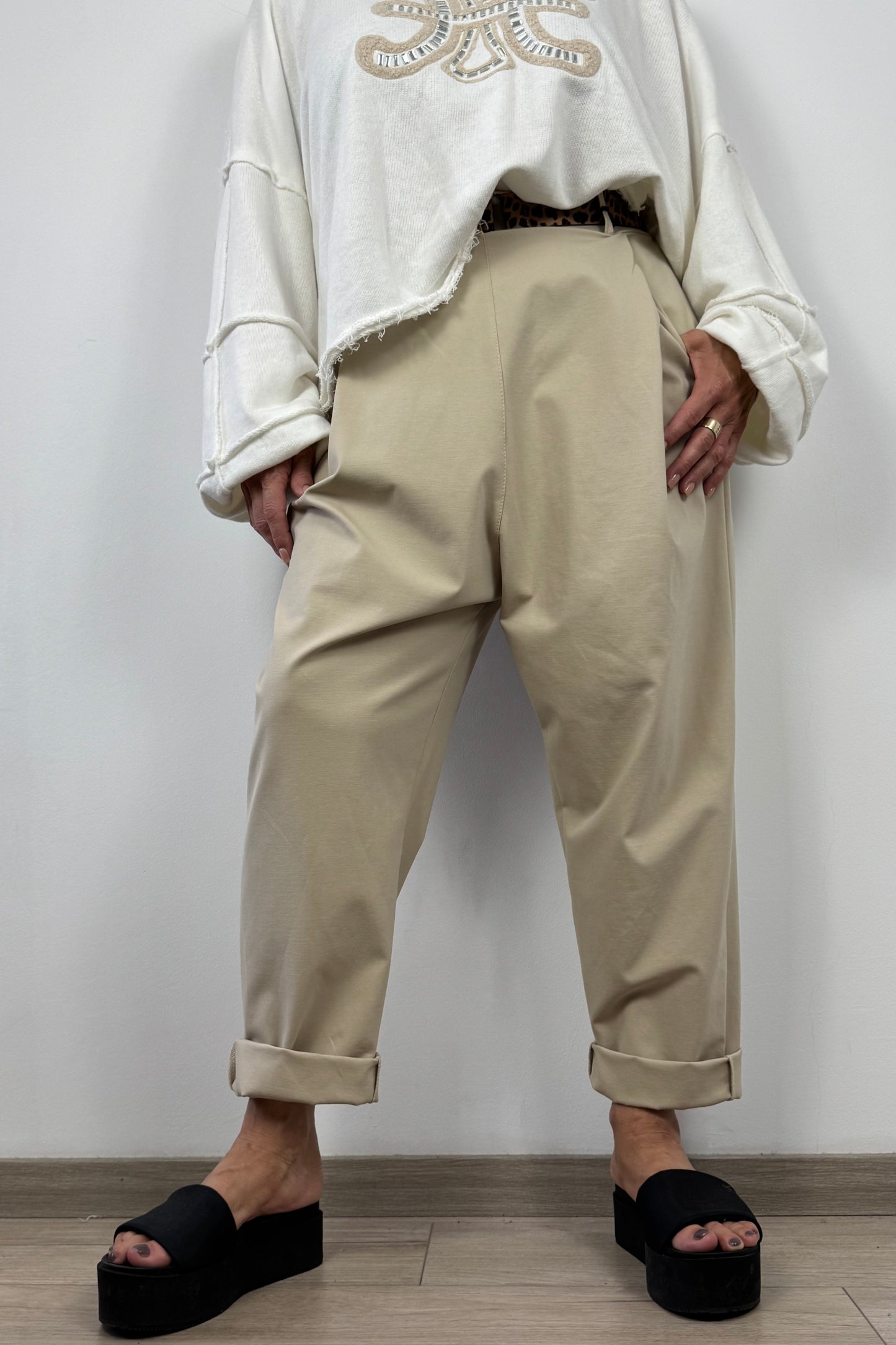 Hose mit Stretchbund und Leoparden-Gürtel