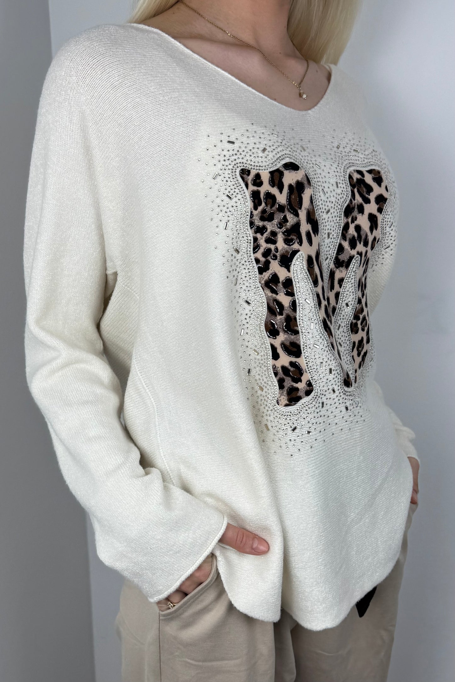 Langarmshirt mit Strass-Detail und M-Applikation-Butter