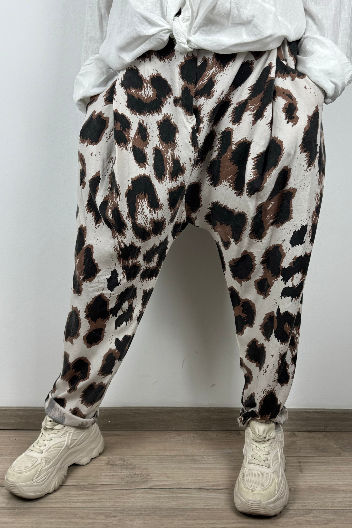 Hose mit Leopardenmuster – weiter Bein-Schnitt, bequem