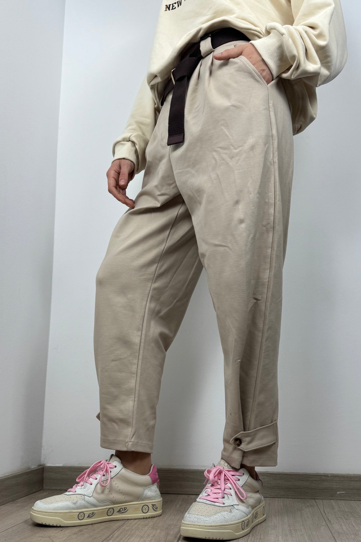 Paperbag-Hose mit Gürtel-Beige