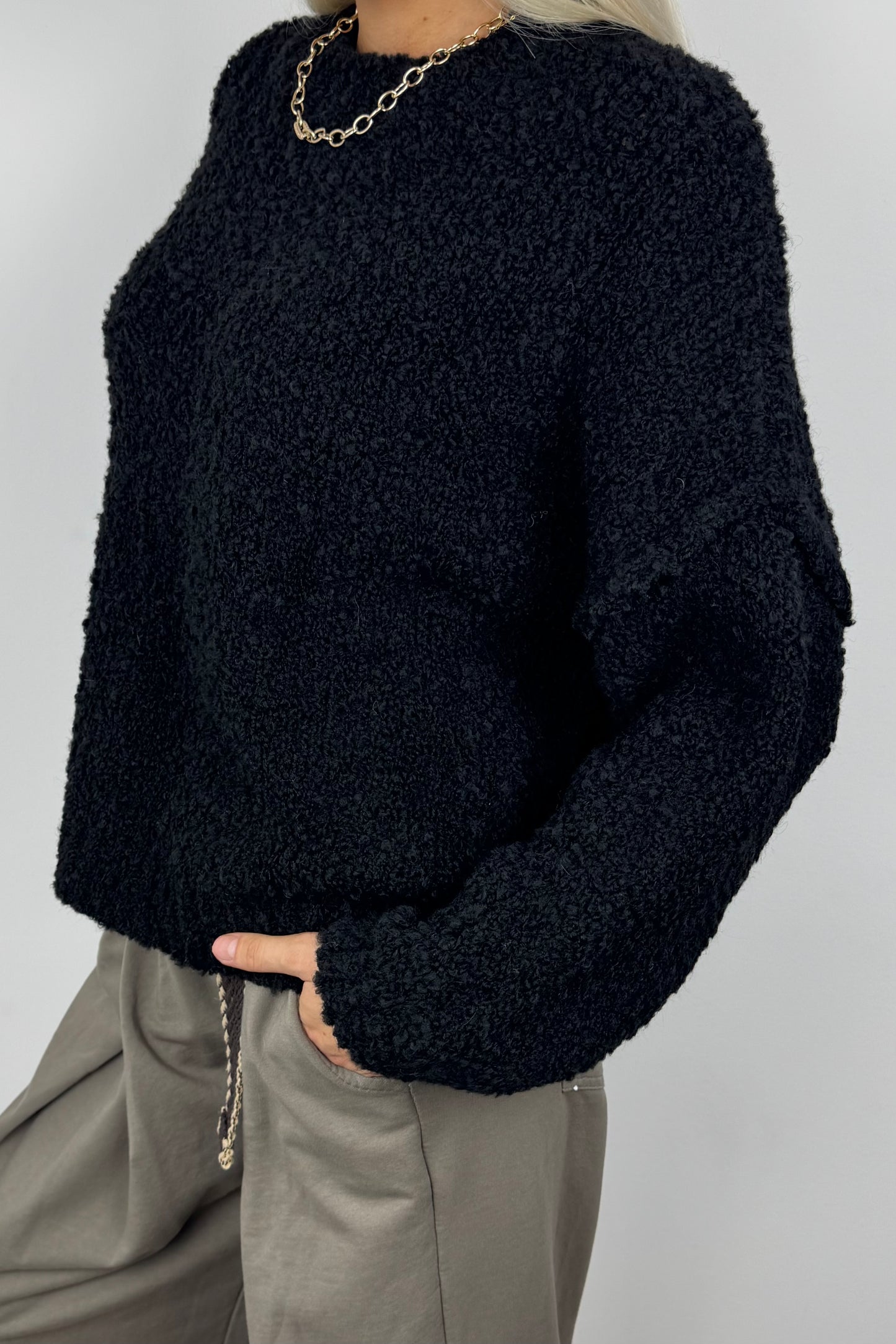 Kuscheliger Grobstrickpullover mit Stehkragen-Schwarz