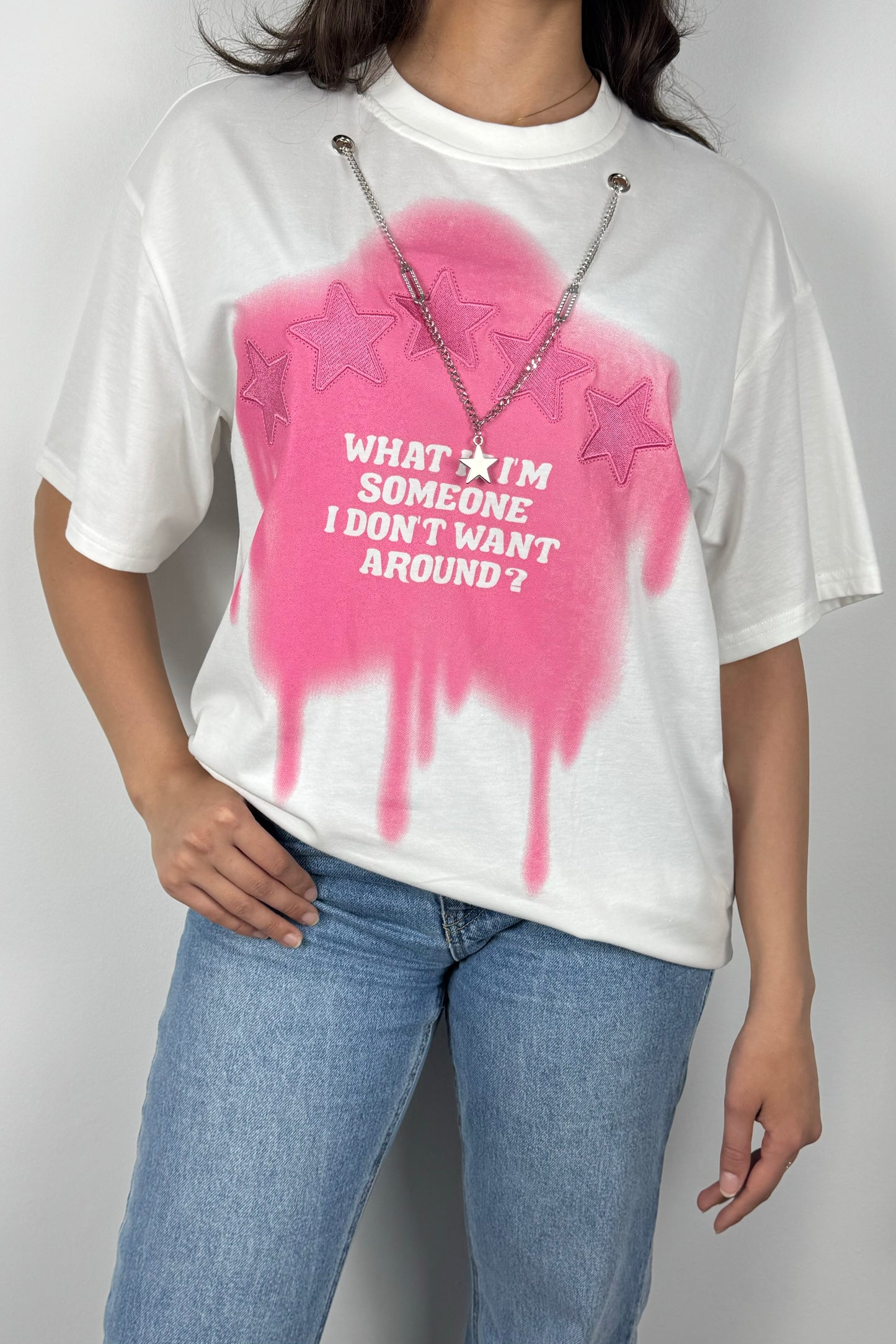 Oversize Statement-T-Shirt mit Kette – „What if I’m someone…?“