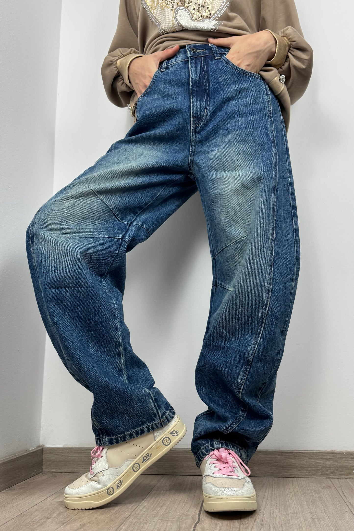Jeans mit elastischem Bund und Relaxed Fit
