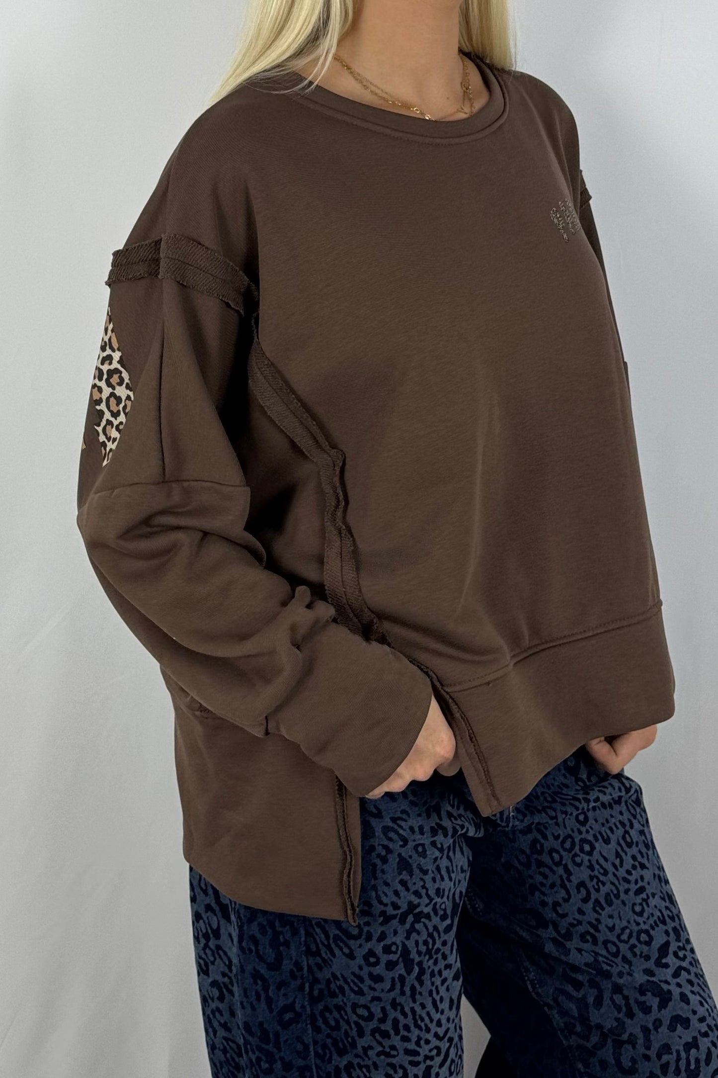Damen Sweatshirt „PARADISE“ – Leo Print Oversize-Schoko