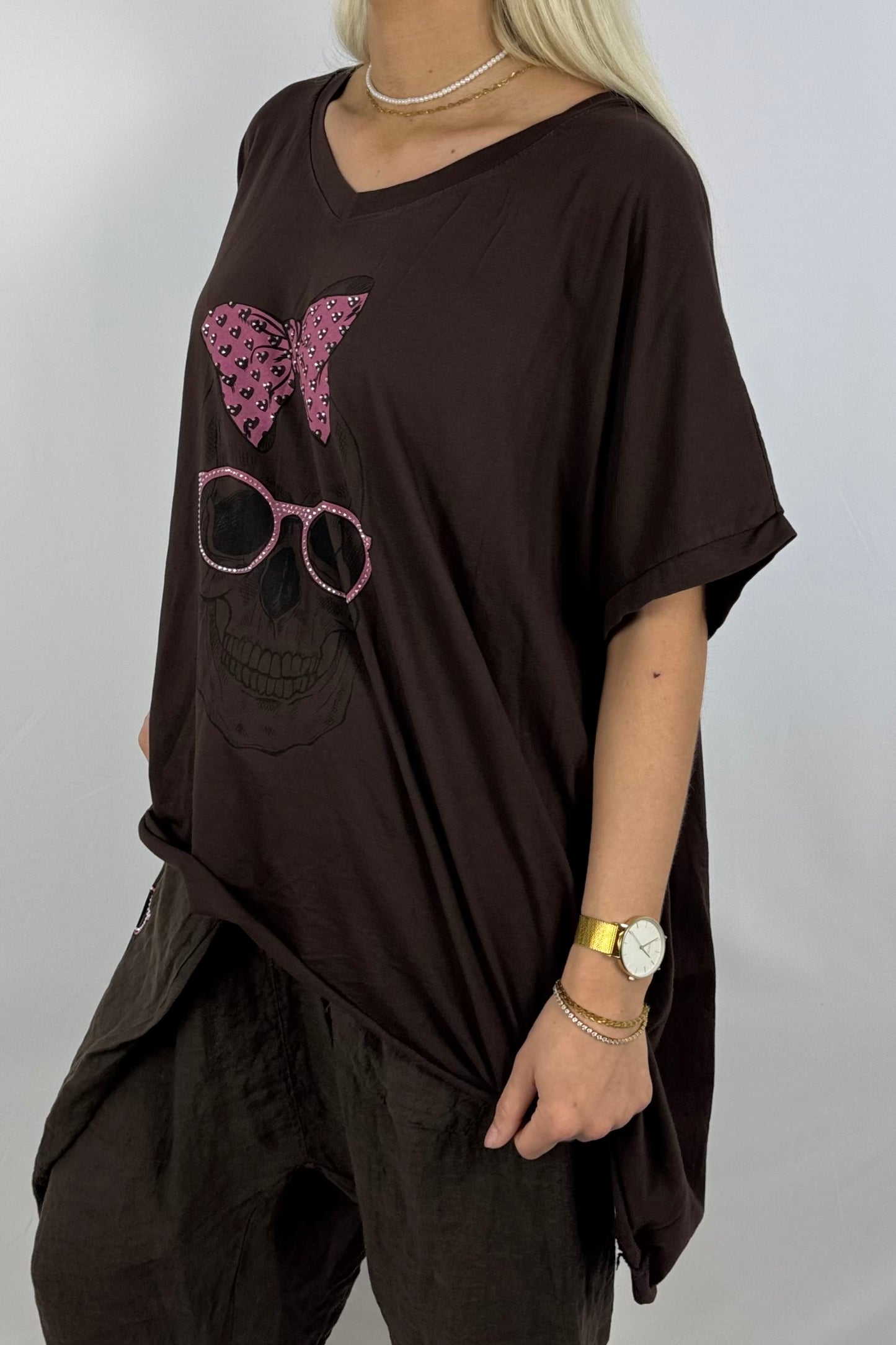 Oversize-Shirt mit Skull-Print & Neon-Details-Schoko