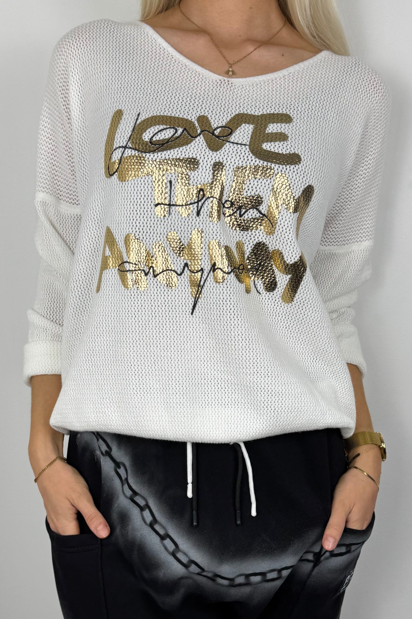Damen Shirt mit Glitzer-Schriftzug „Love Them Anyway“ –Weiß