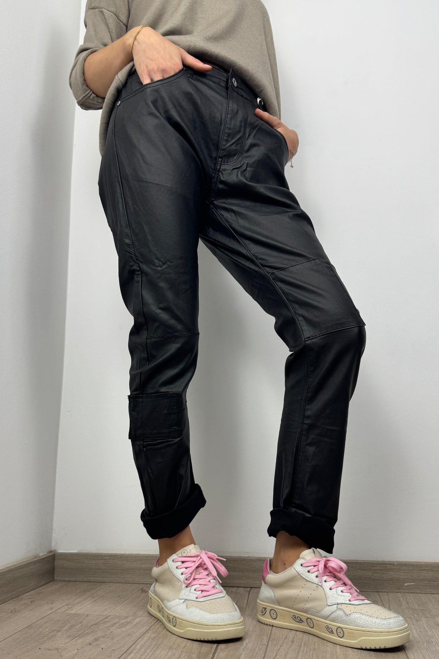 Damen Jeans in Lederoptik – Schwarz