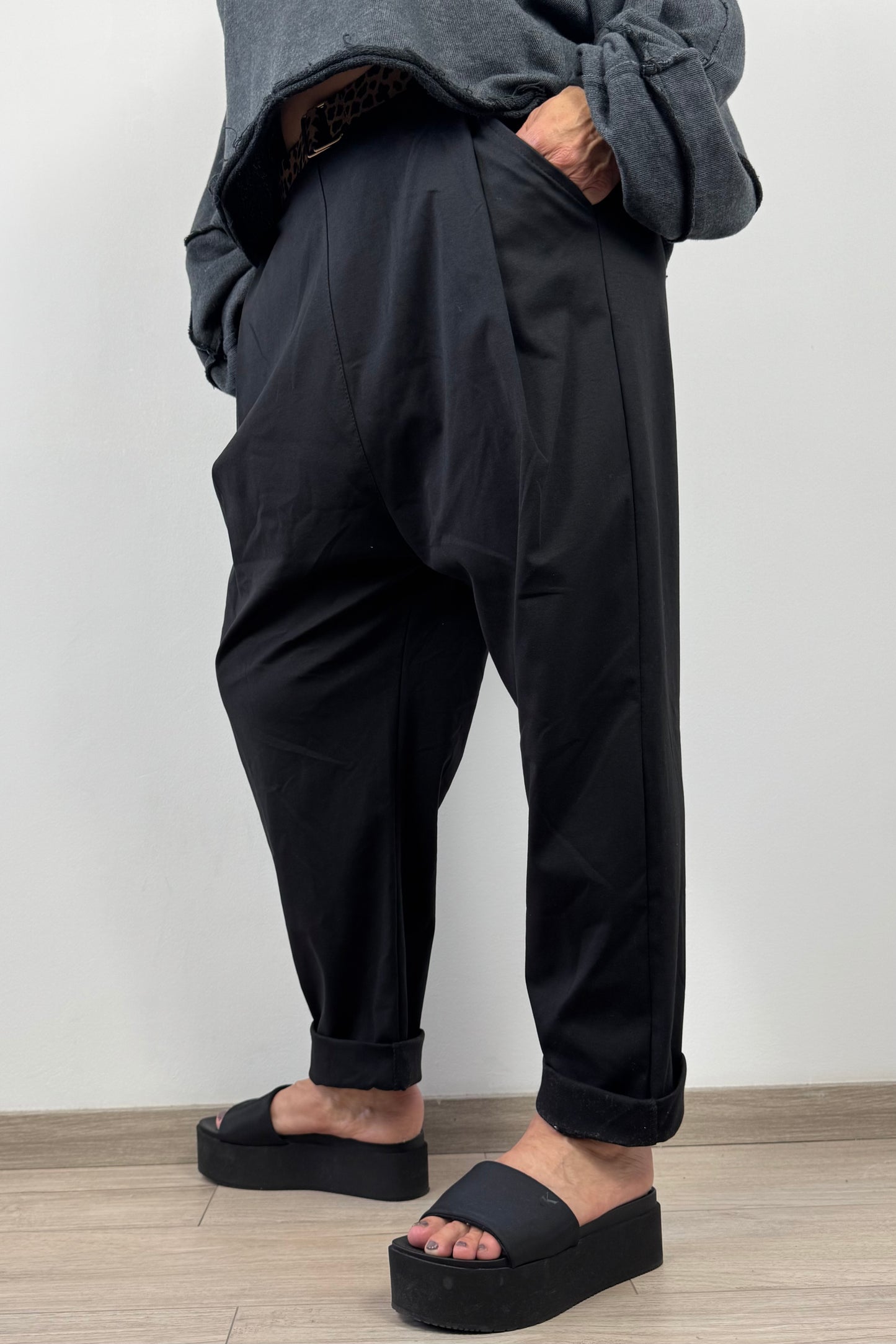 Hose mit Stretchbund und Leoparden-Gürtel