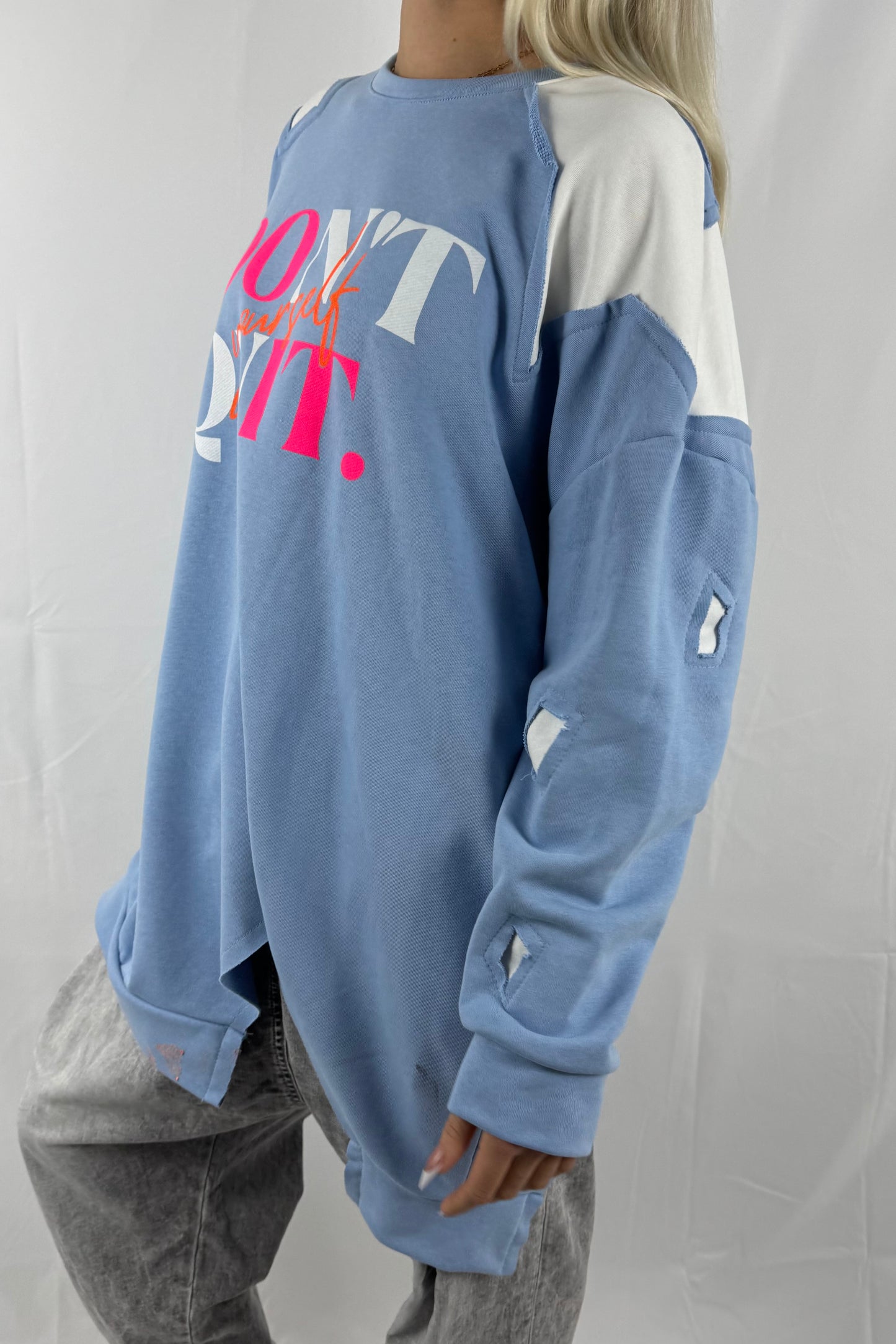 Oversize Sweatshirt mit Statement-Print –Hell Blau