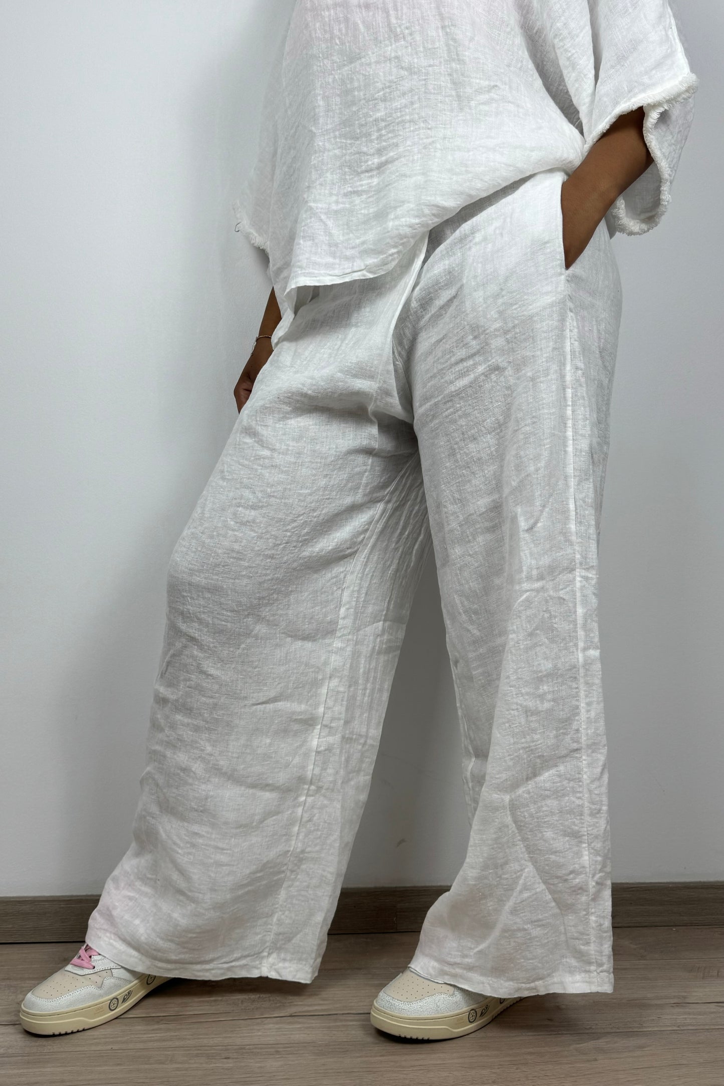 Leinenhose Damen – weit & mit Knopfdetails