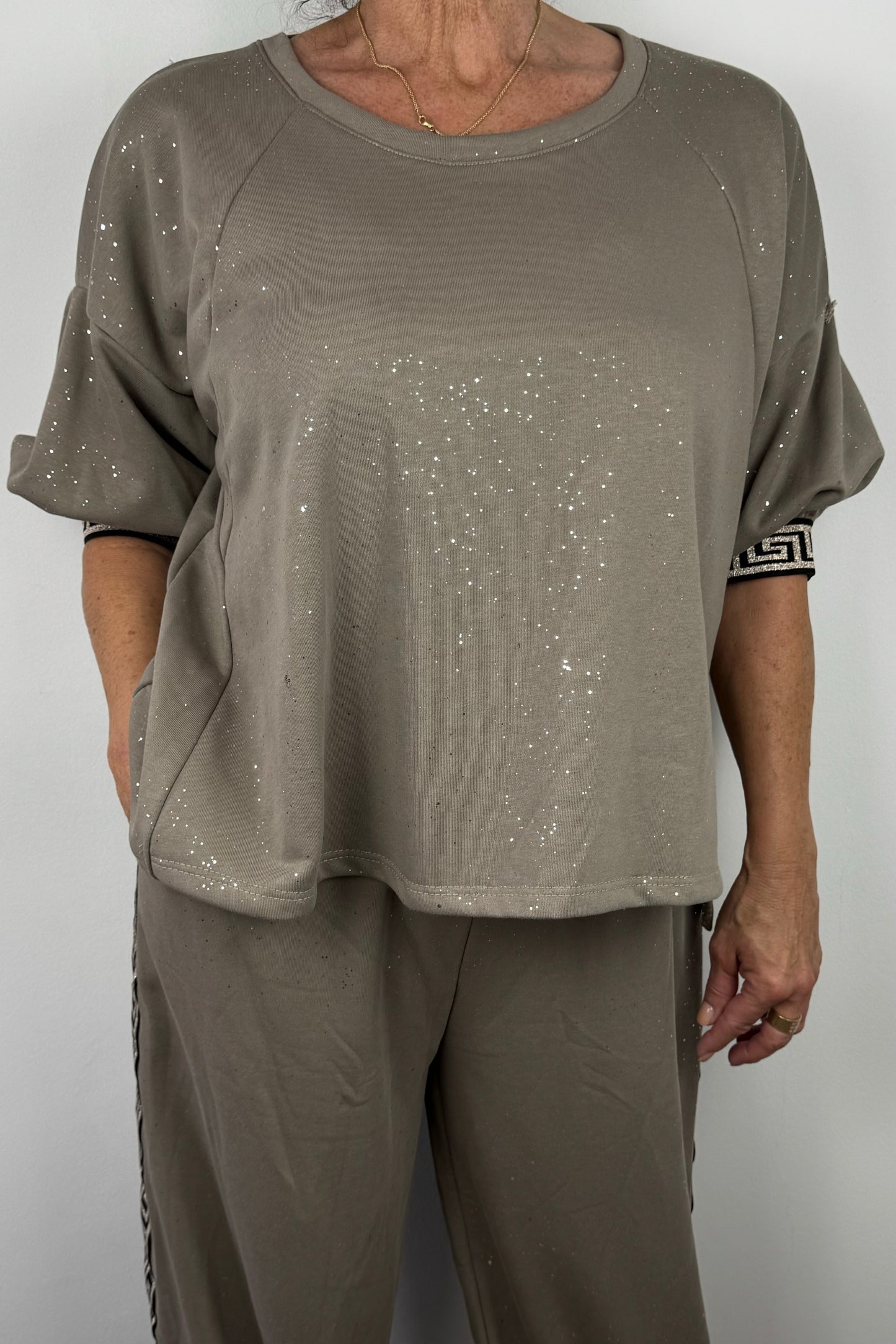 Damen-Shirt mit Glitzer – Design-Ärmel & femininer Look