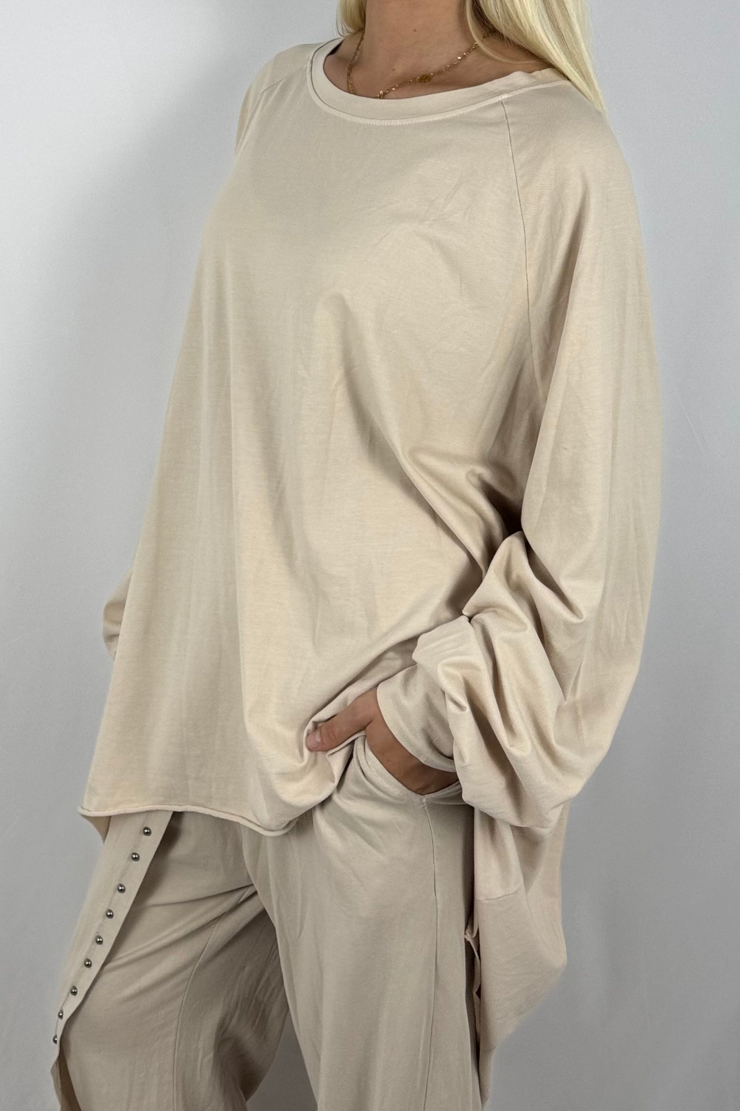 Oversize-Shirt „STYLE“ mit Leo-Print auf dem Rücken-Beige