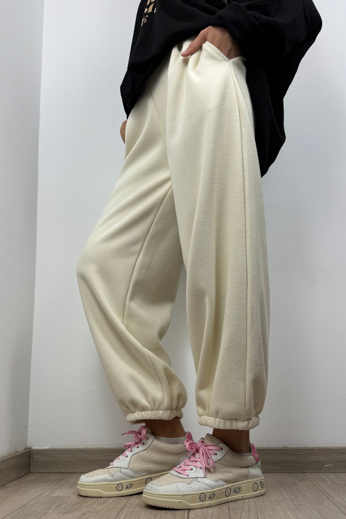 Damen Hose mit Gummibund und weitem Bein –Butter