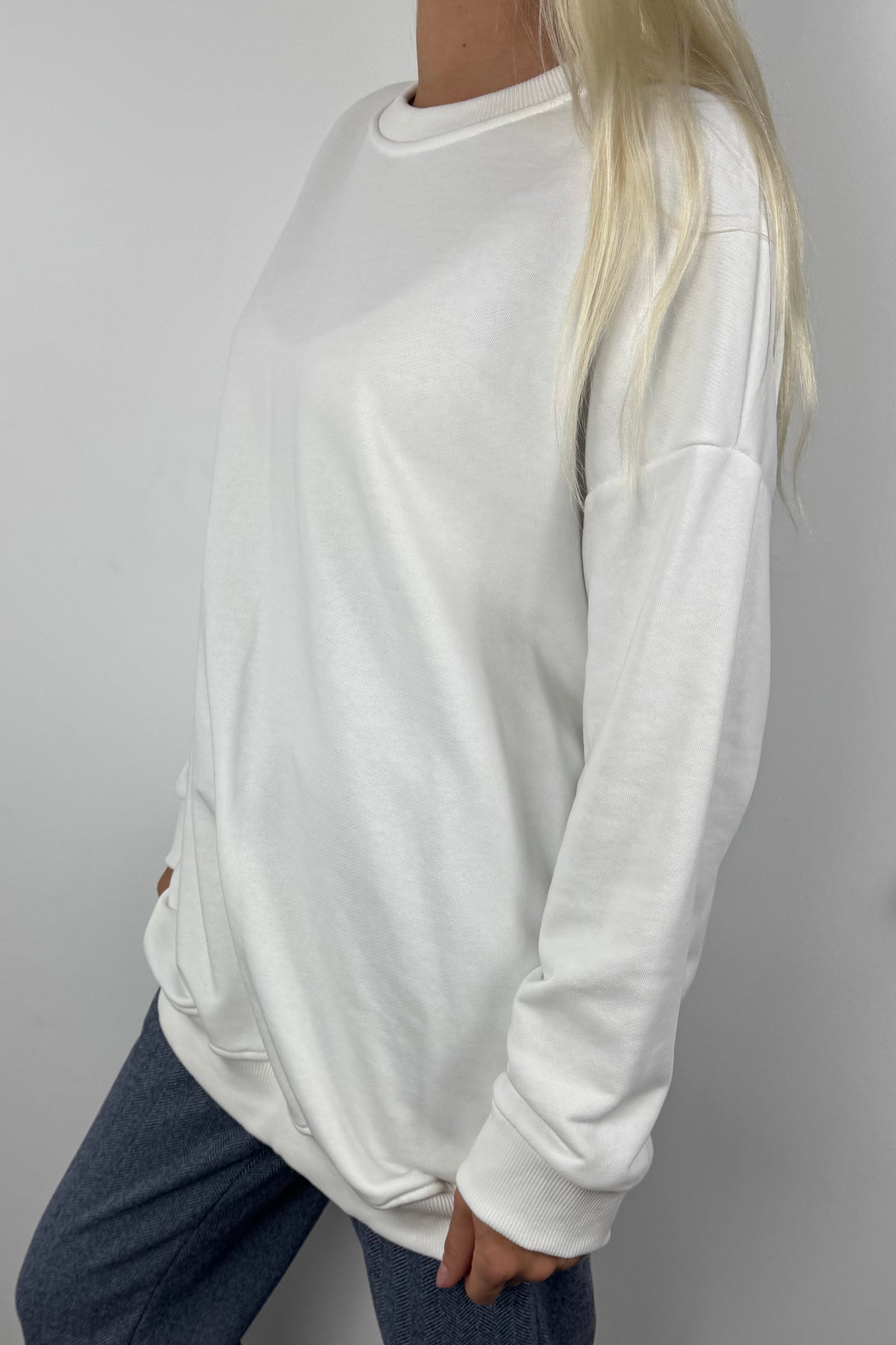 Oversized Sweatshirt mit Statement-Stickerei-Weiß