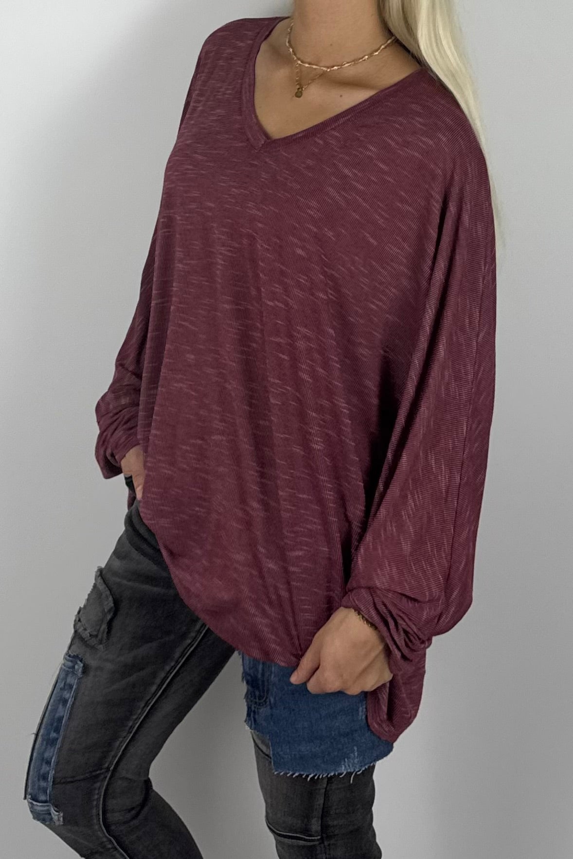 Damen Oversize Shirt mit V-Ausschnitt – Bordeaux
