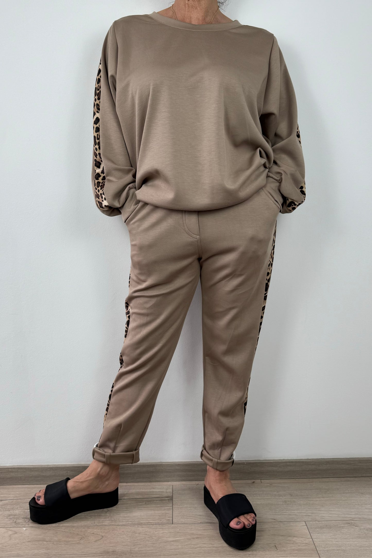 Damen-Sweatshirt – Ärmel mit Animal-Print & Relaxed Fit