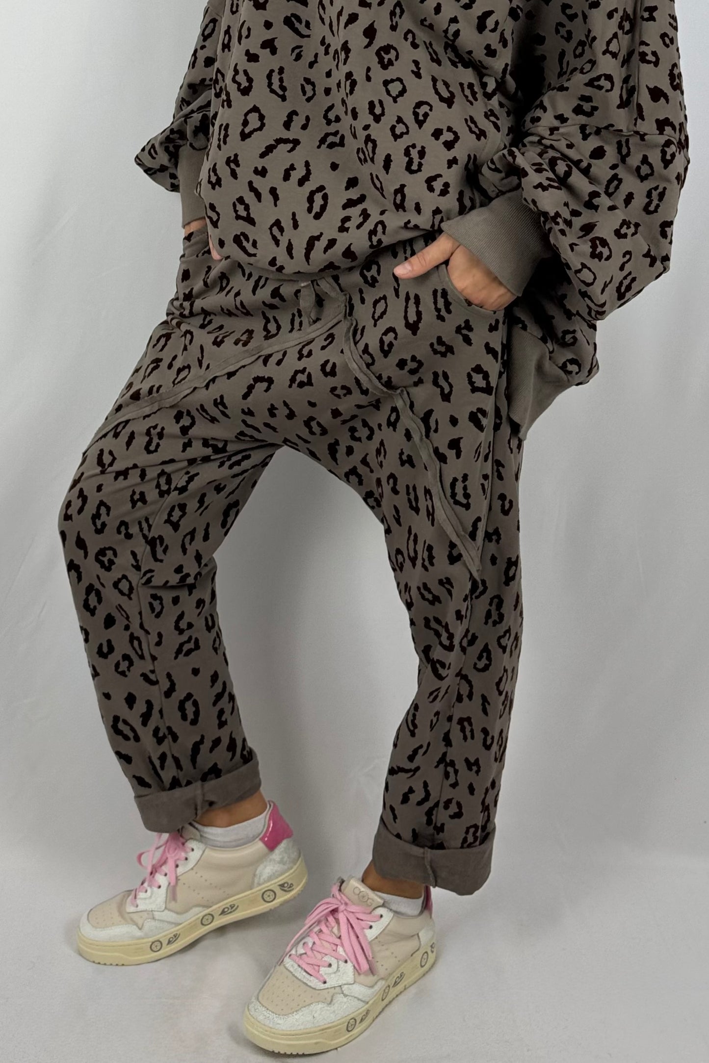 Damen Leo Jogpants – Oversize-Mud