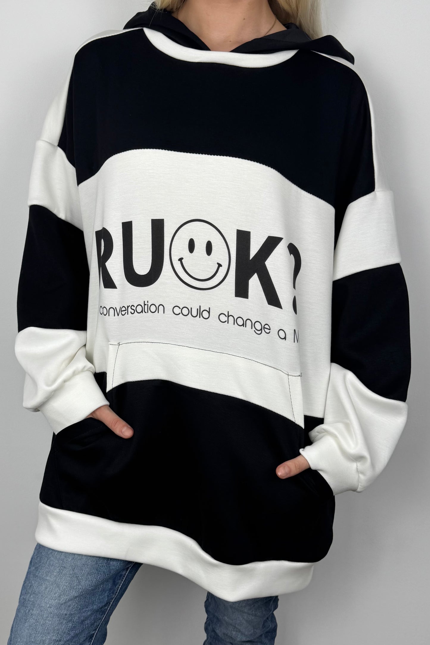 Kapuzensweatshirt mit Statement-Print-Schwarz/Weiß