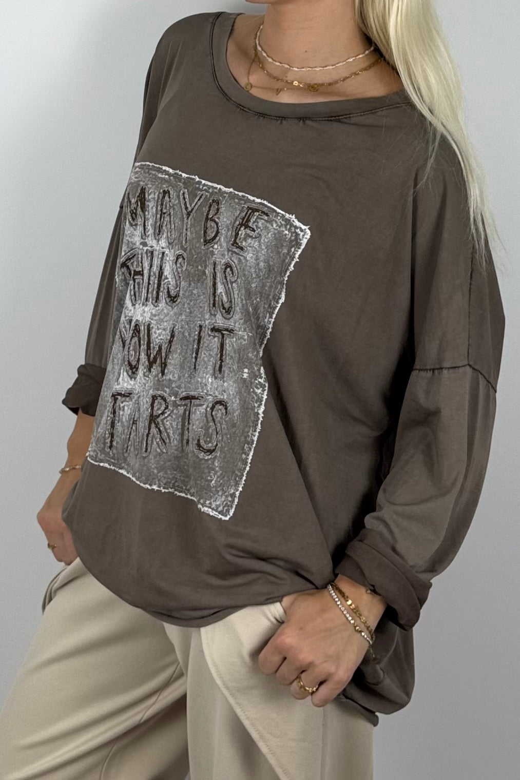 Damen Oversize Shirt „Maybe This Is How It Starts“ – Schoko