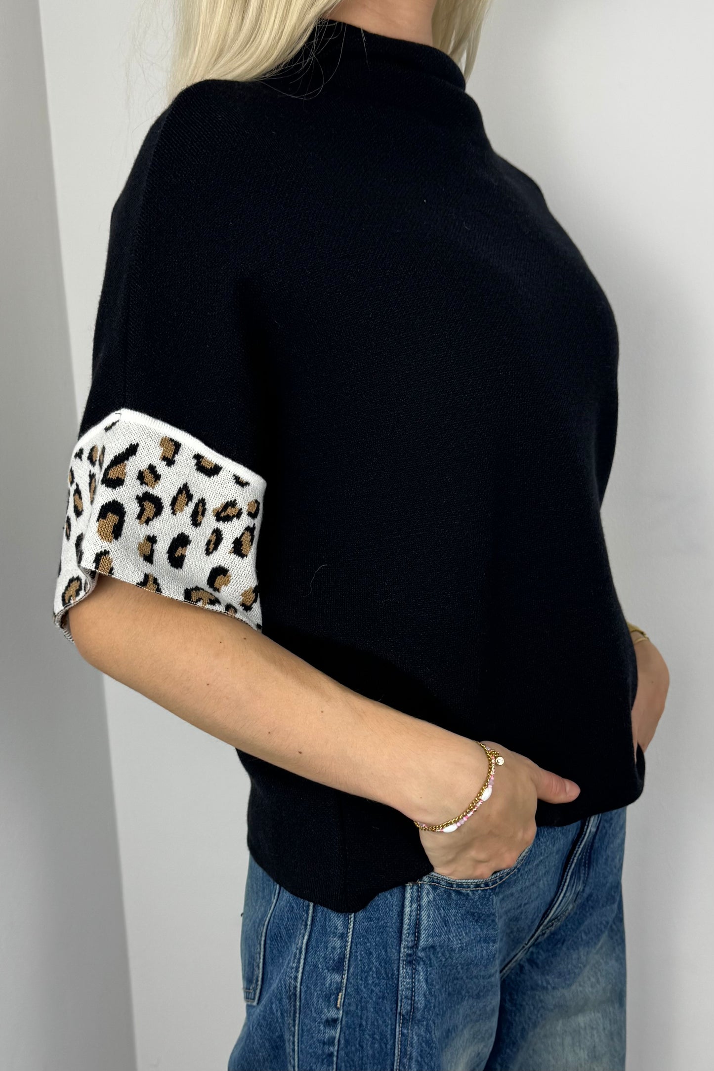 Shirt mit Stehkragen und Animal-Print-Details-Schwarz