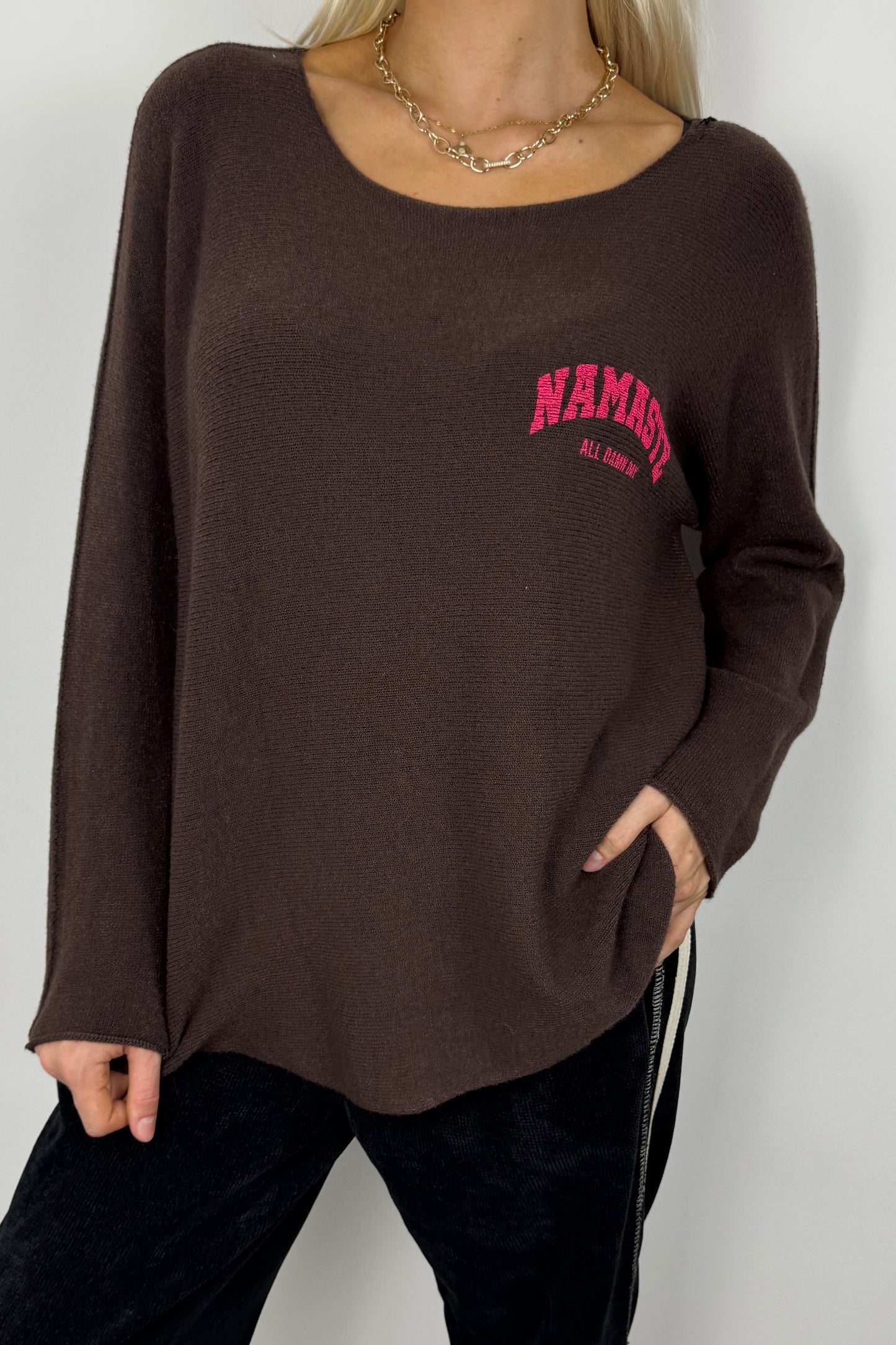 Damen Pullover mit „Namaste“-Print-Choco