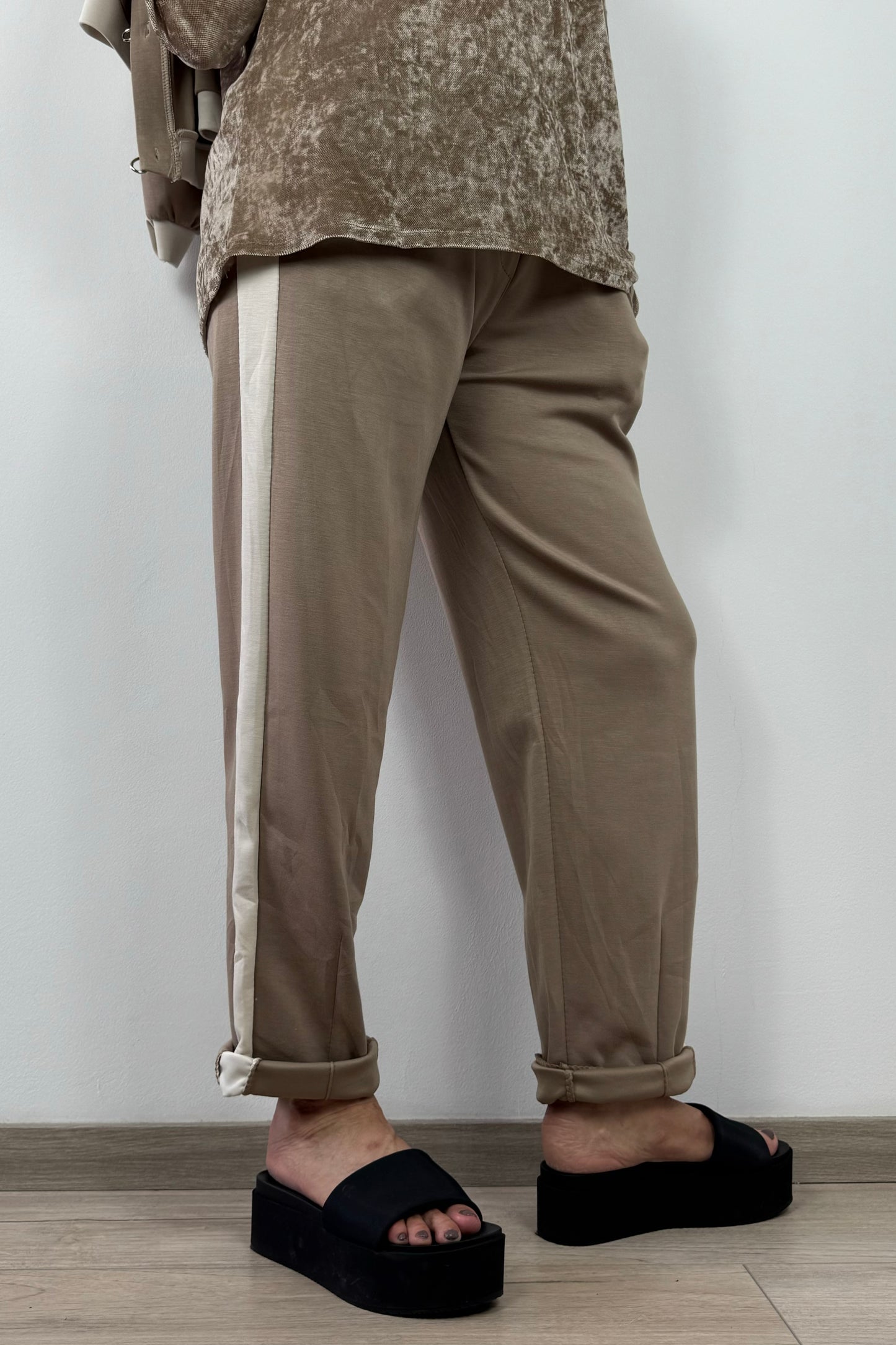 Damen Jogginghose – Kontraststreifen & Kordelzug