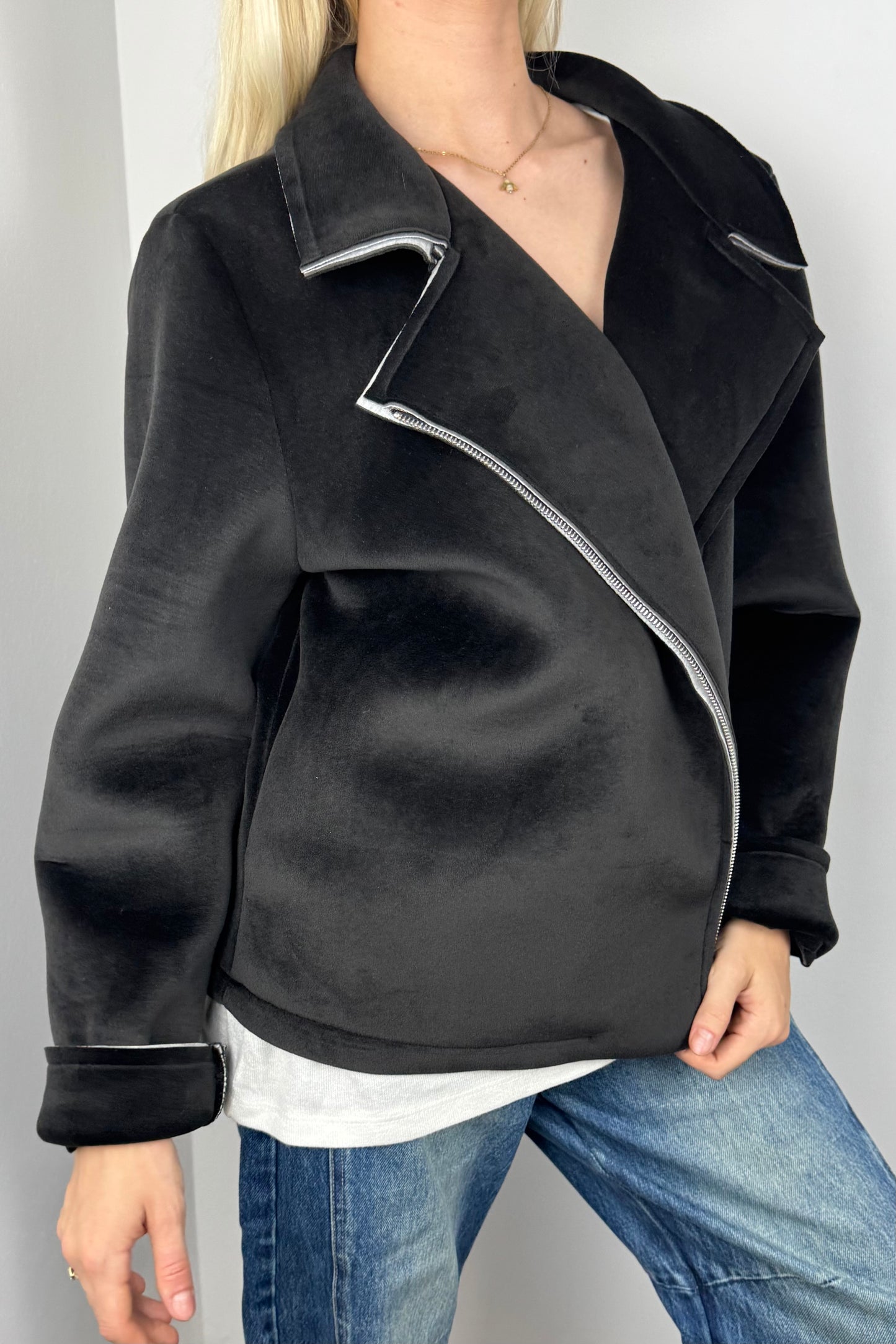 Jacke mit Reißverschluss und Rock & Roll Print-Schwarz