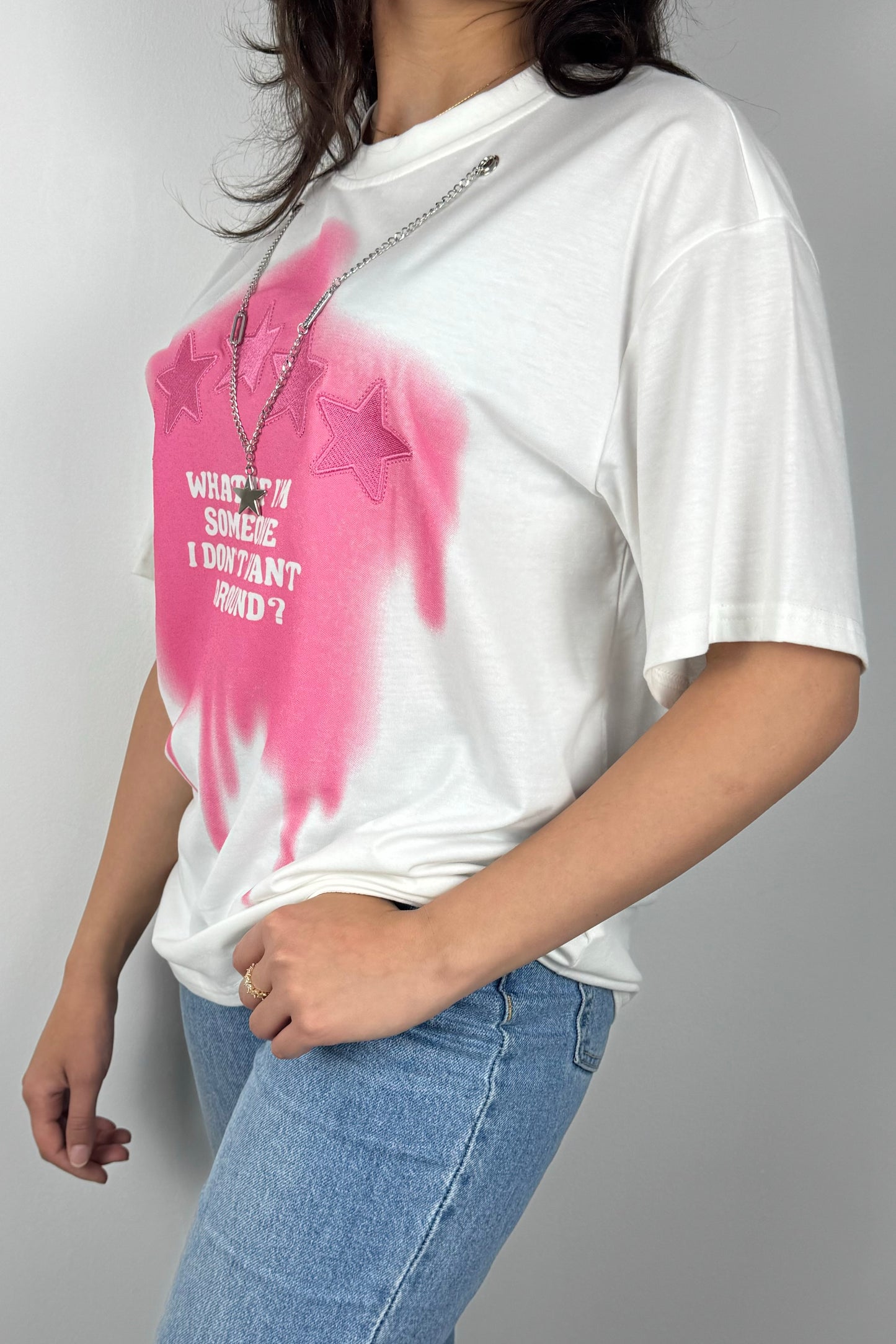 Oversize Statement-T-Shirt mit Kette – „What if I’m someone…?“